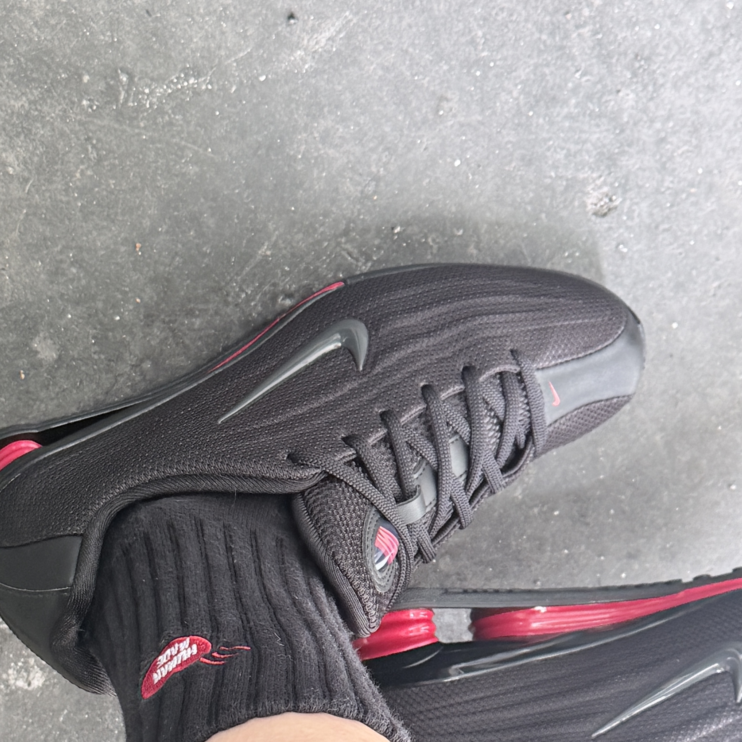 (W) Nike Shox Z Black University Red 착용 스타일 - 3