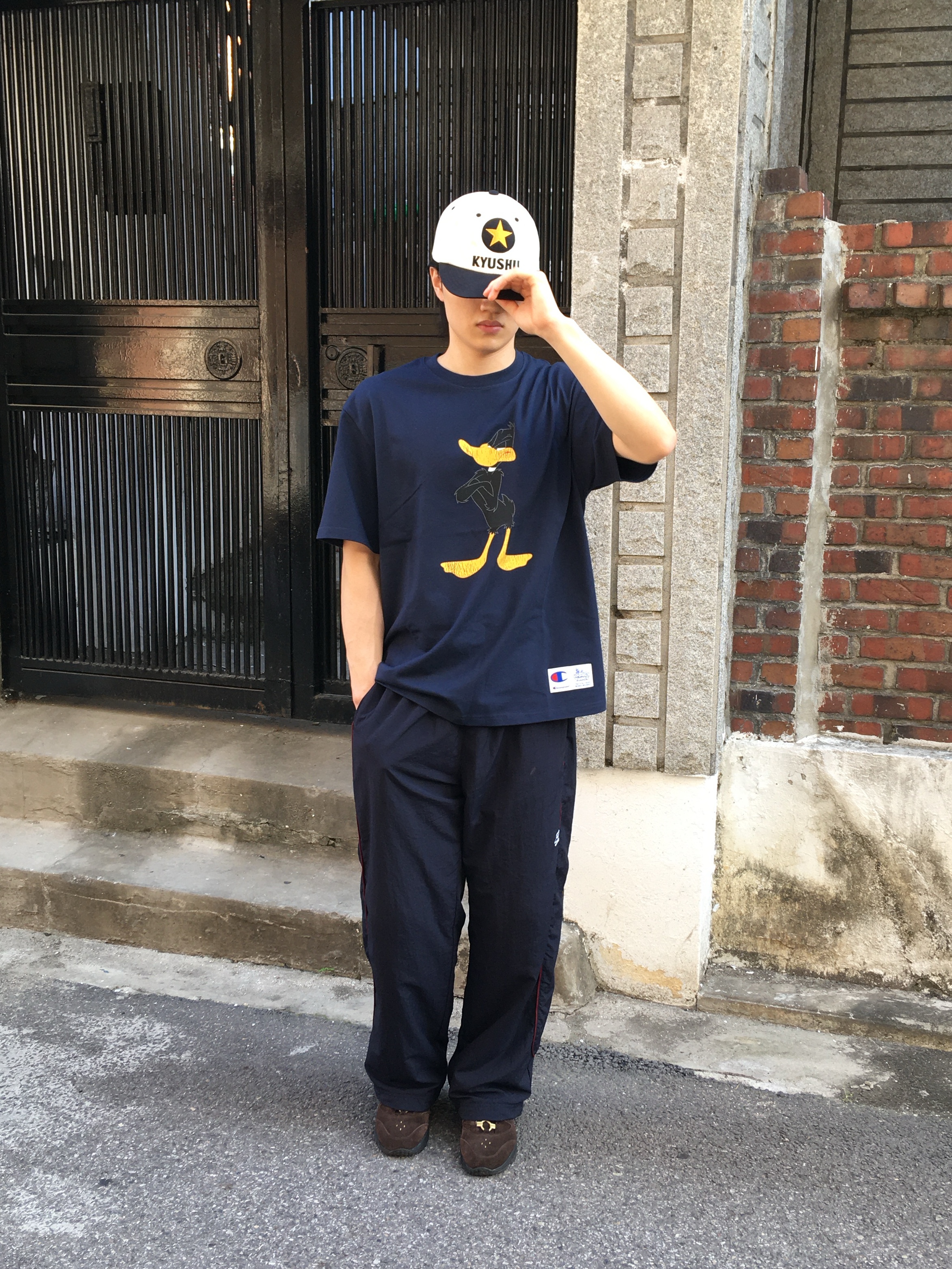[6% 적립] NegativeThree Moley Tracking Sneakers Nut Brown, Aoiro KYUSHU Star ビール Cap 착용 스타일