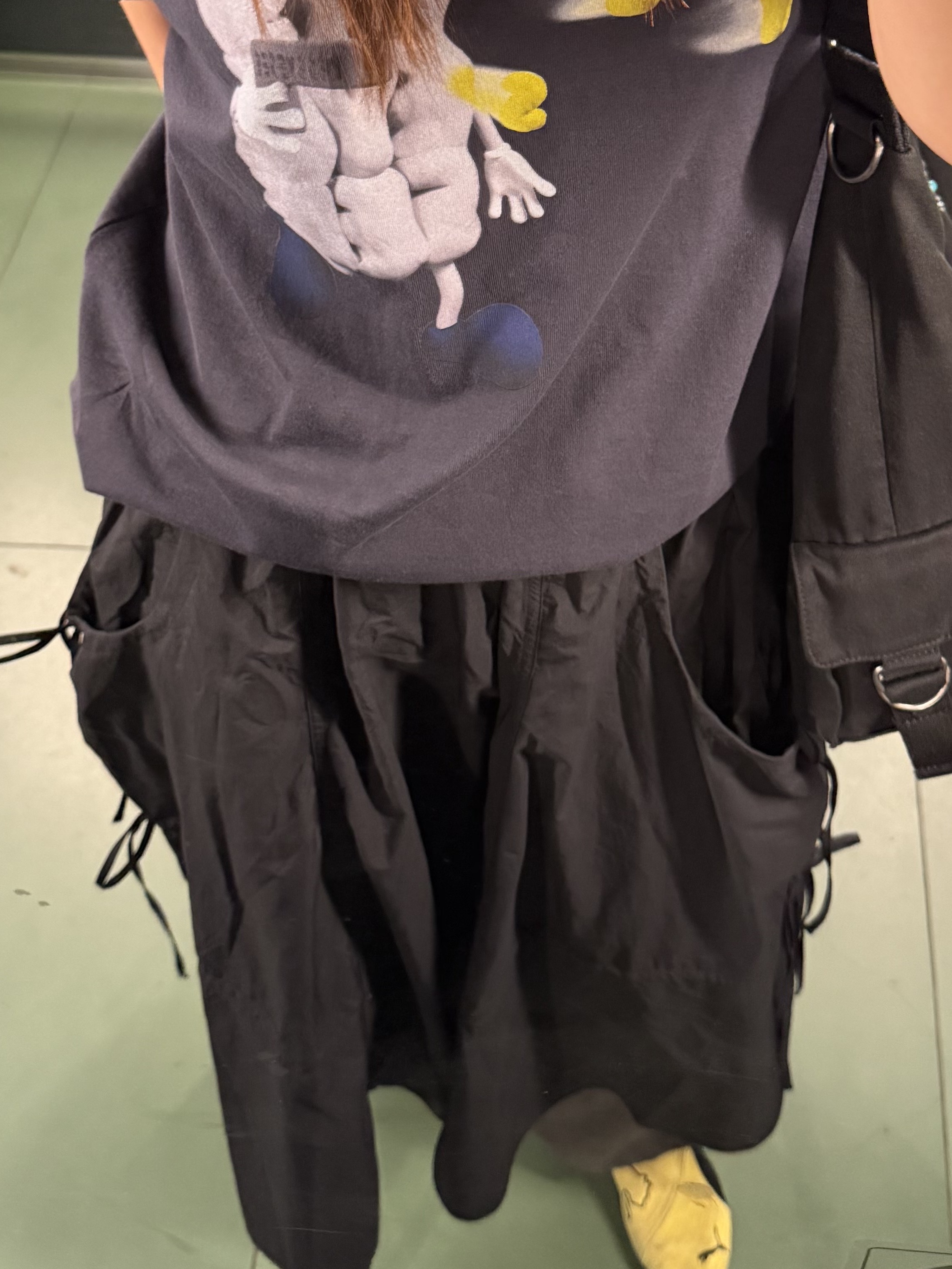 [더블적립]YESEYESEE Y.E.S Shooting Tee Charcoal 착용 스타일 - 4