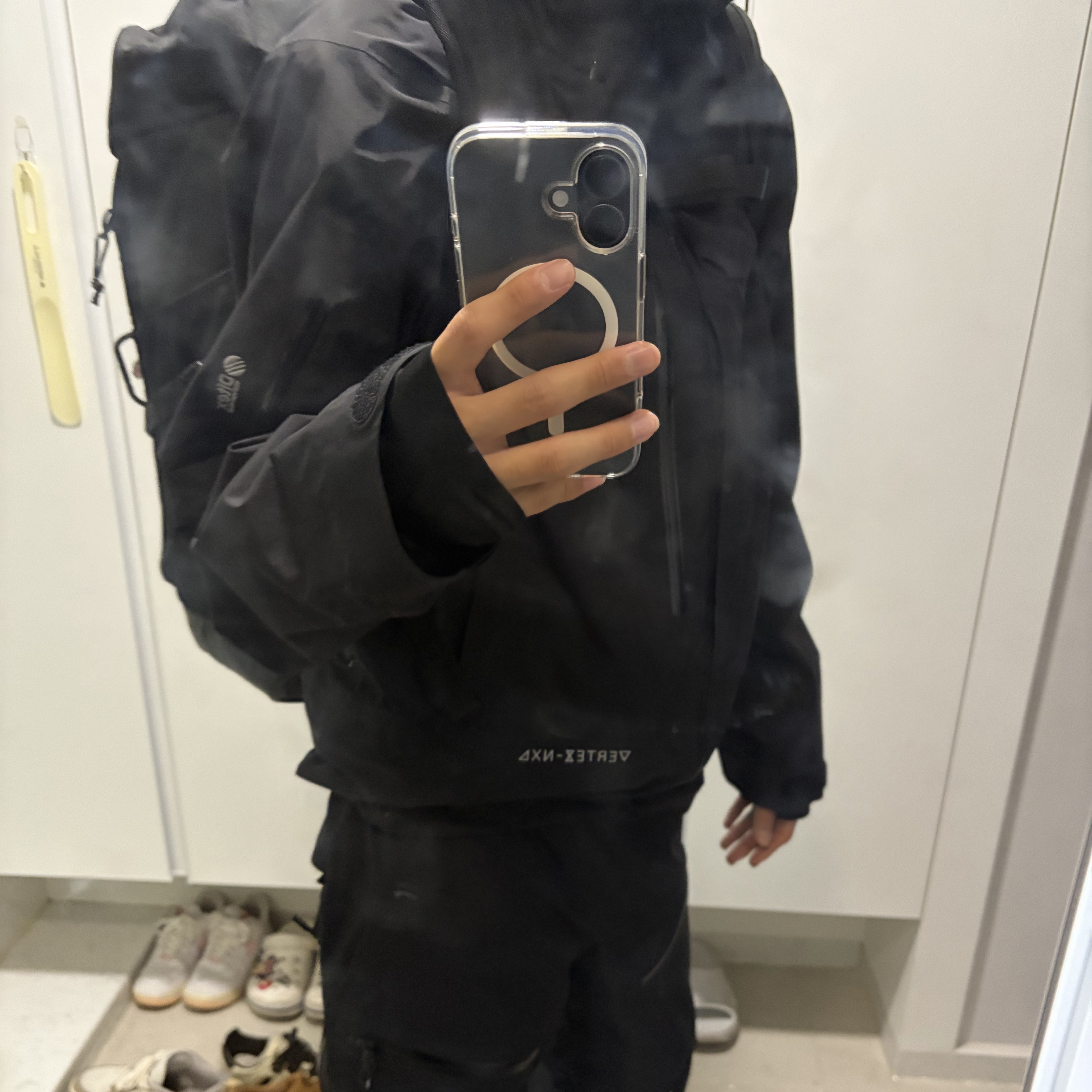 The North Face TNF New Wheeler 24 Black - 25FW, Nike Air Force 1 '07 Low Triple Black 착용 스타일 - 4