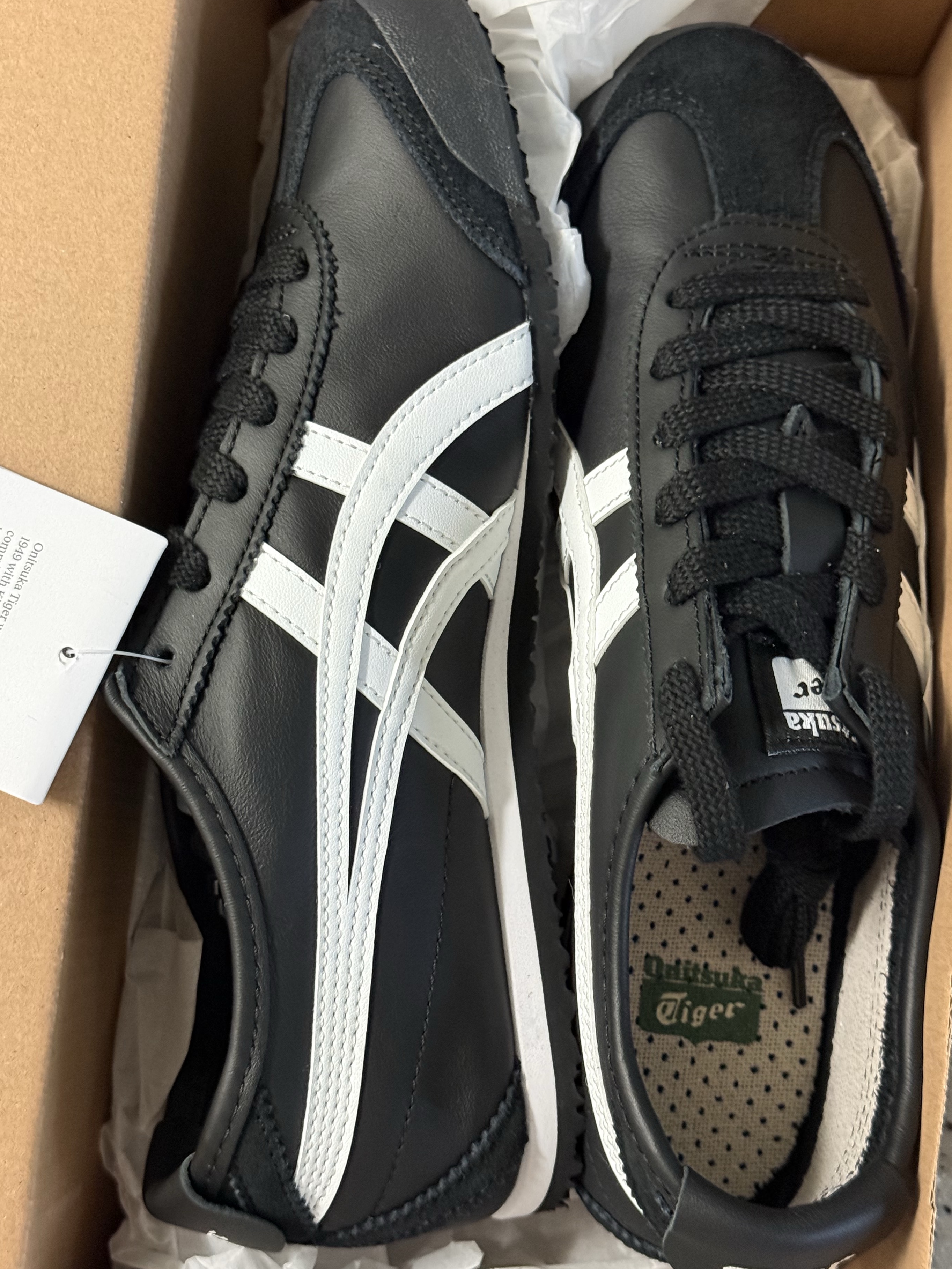 Onitsuka Tiger Mexico 66 Black White 착용 스타일 - 2