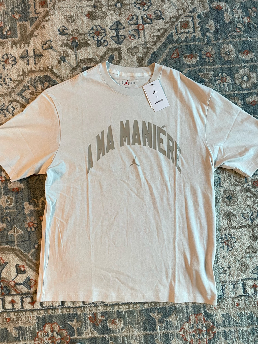 Jordan x A Ma Maniere T-Shirt Phantom (HF0538-030) 착용 스타일 - 1
