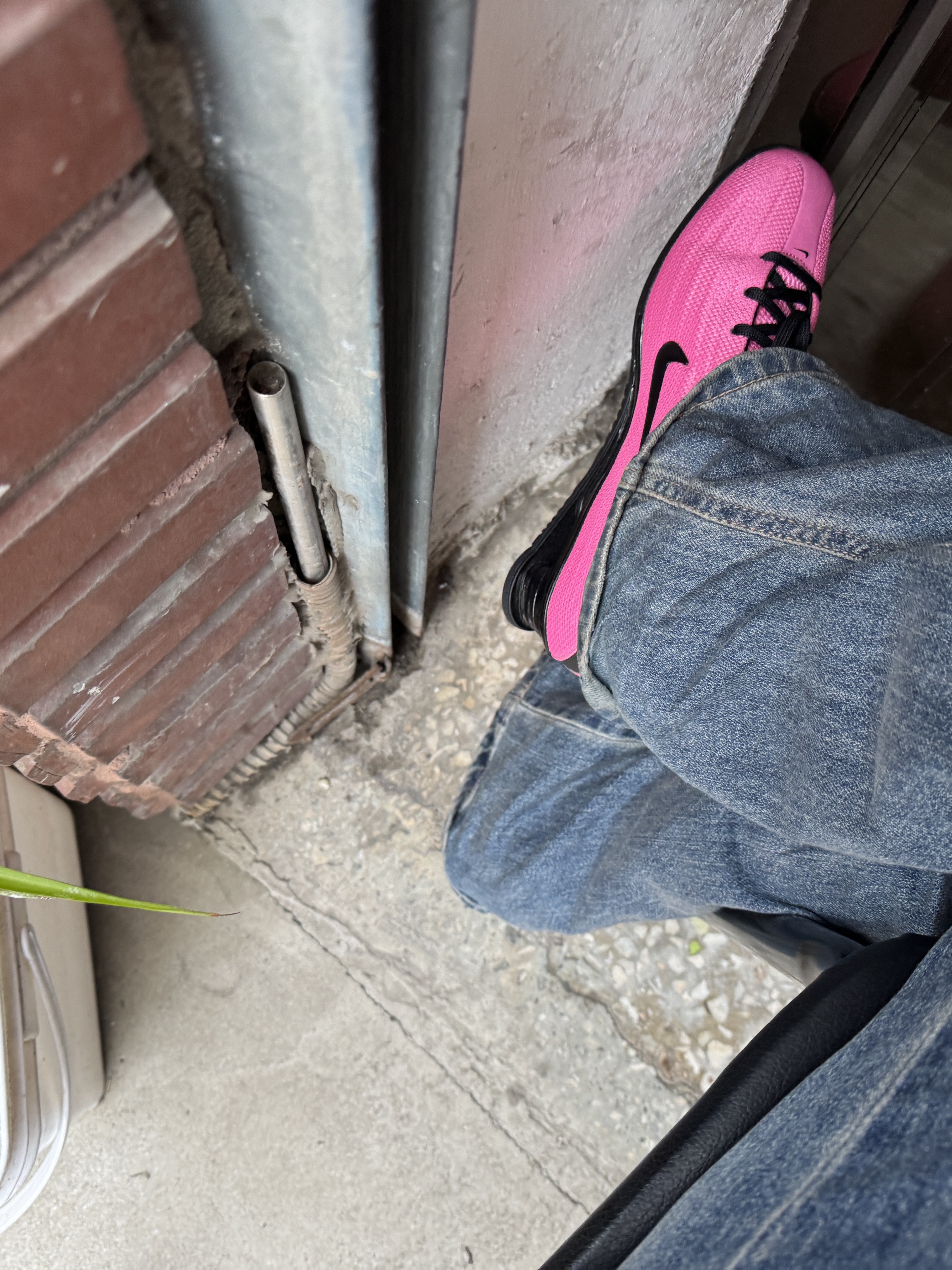 (W) Nike Shox Z Pinksicle Black 착용 스타일 - 2