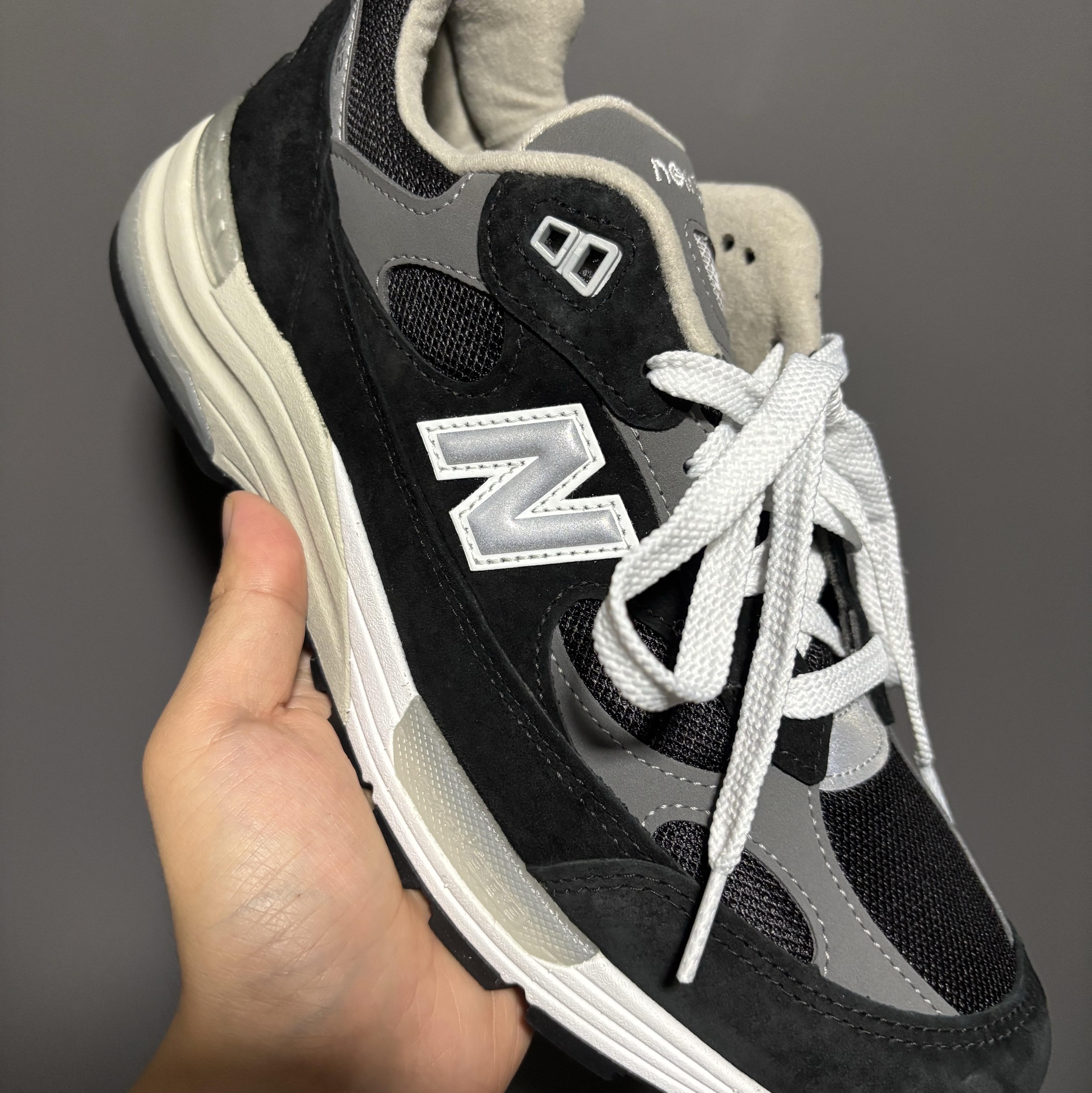 New Balance 992 Made in USA Core Black Grey 착용 스타일