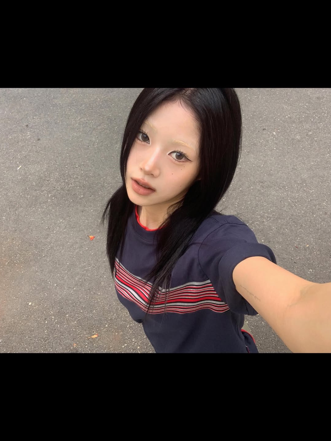 SPORT CHAMBER Spectrum T-shirt NAVY 착용 스타일 - 4