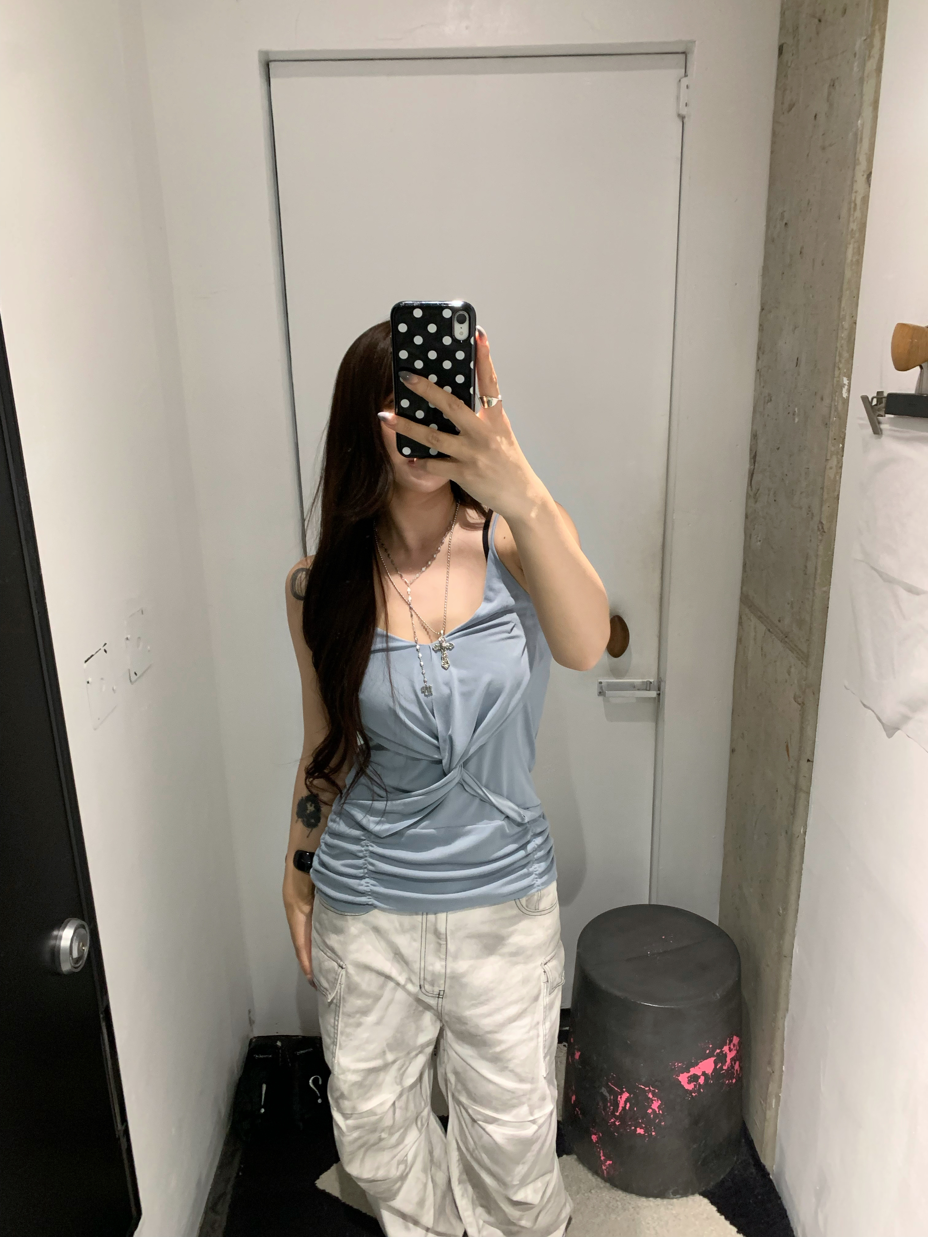 (W) Mischief Twist Draped Sleeveless Greyish Blue 착용 스타일
