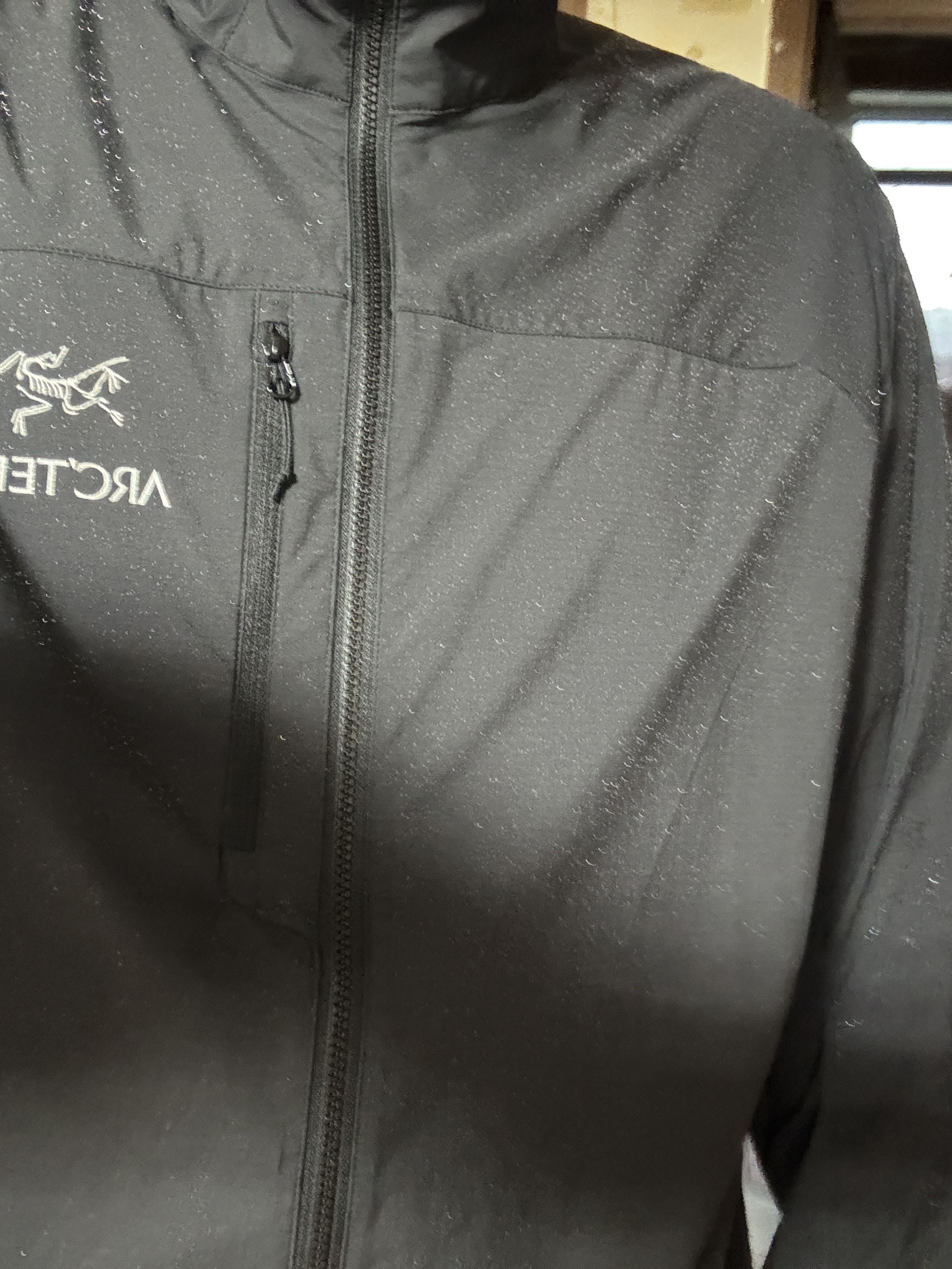 Arc'teryx Squamish Hoody Black 착용 스타일 - 2