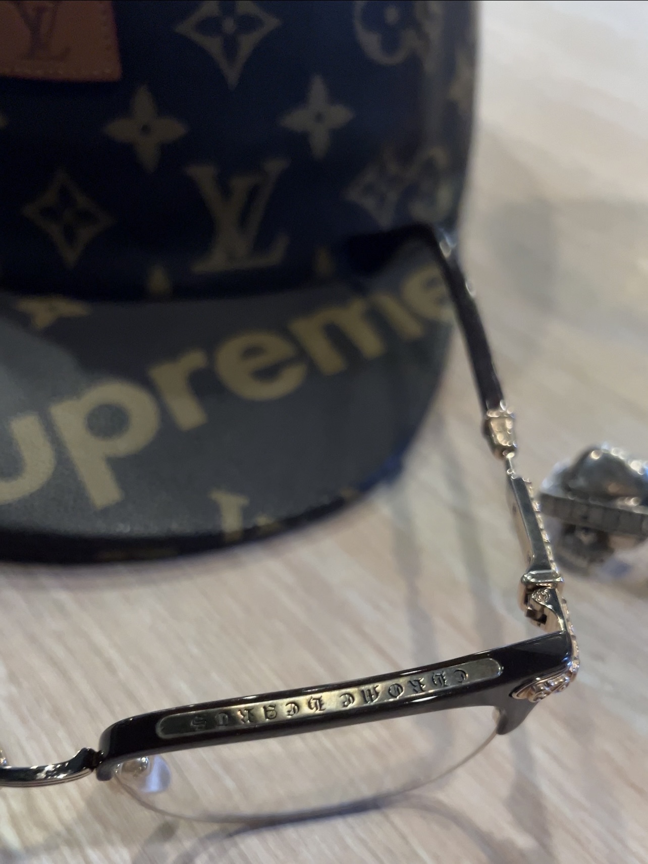 Chrome Hearts Vertical Smile II Classic Brown Gold Plated 착용 스타일 - 3