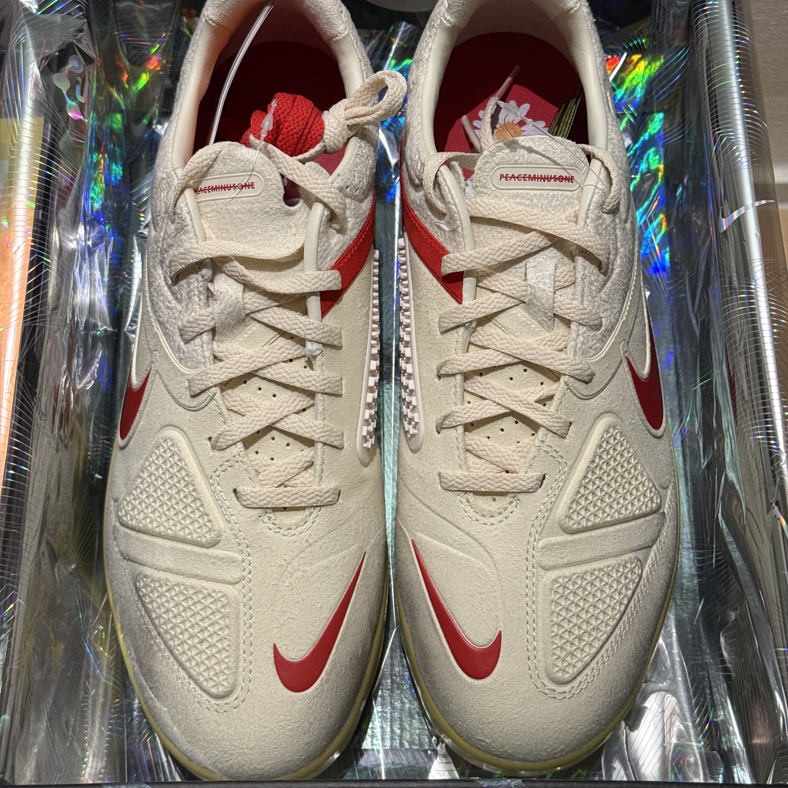 Nike x Peaceminusone Cryoshot CTR360 Natural and University Red 착용 스타일 - 1