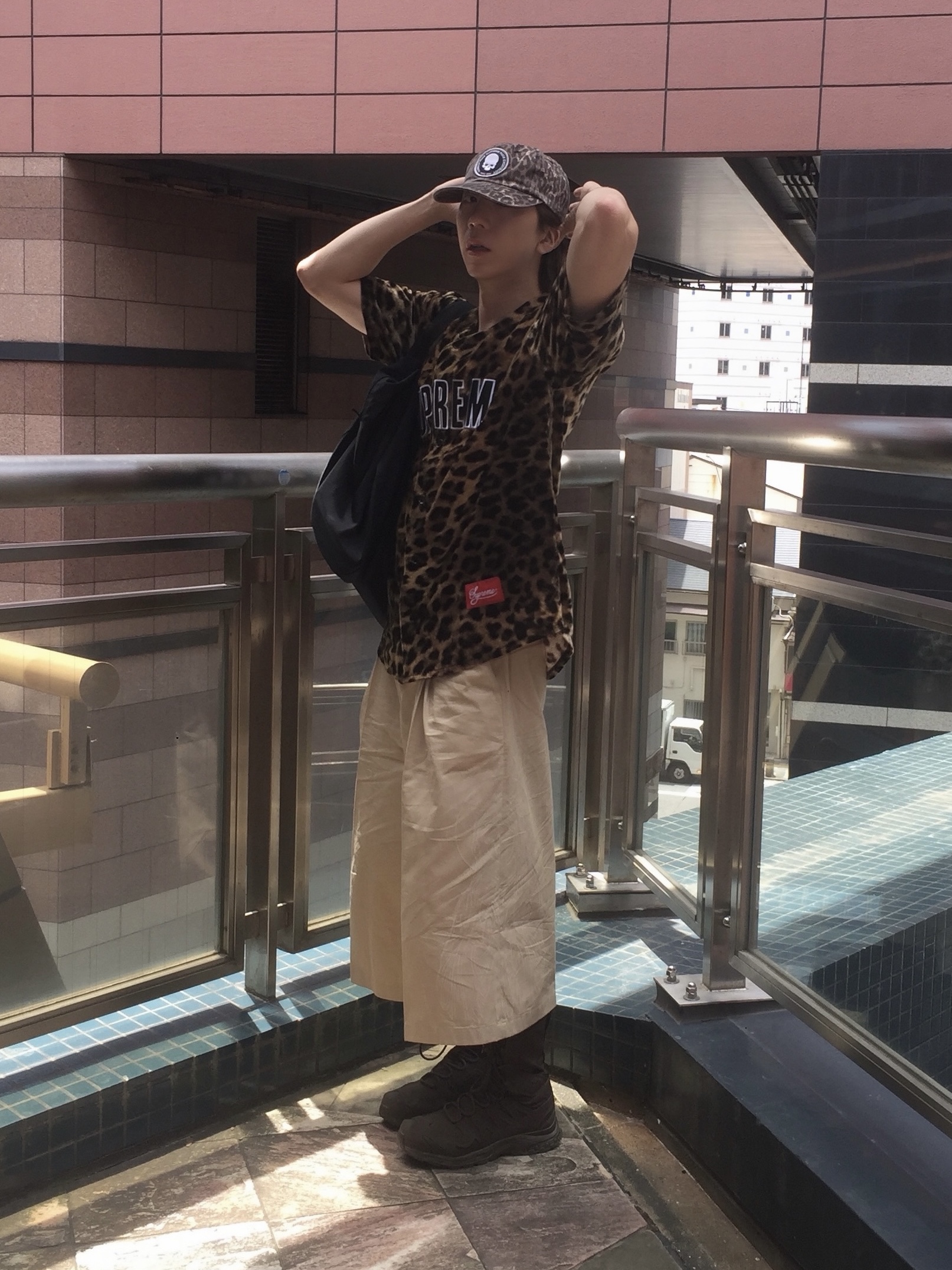 Supreme Velvet Baseball Jersey Leopard - 25SS, Supreme x Number (N)ine 6-Panel Leopard - 25FW 착용 스타일 - 3