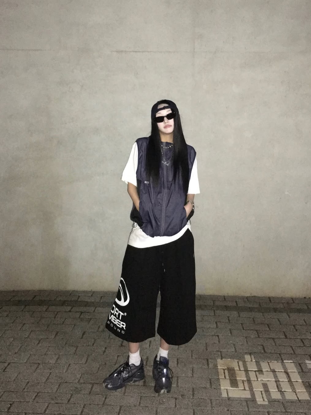 SPORT CHAMBER Light Active Hood Vest NAVY 착용 스타일 - 2