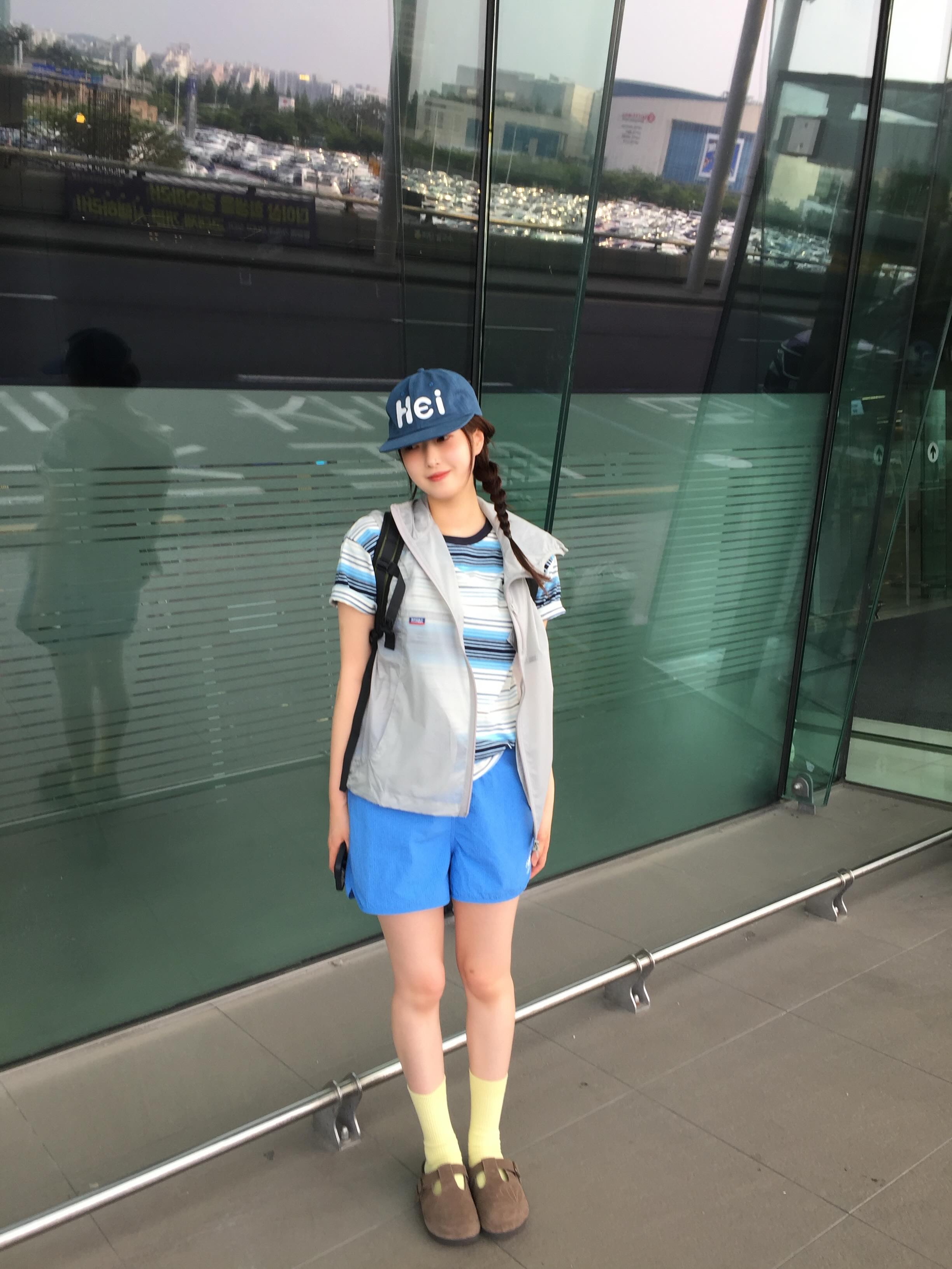 SPORT CHAMBER Glitch T-shirt SKY BLUE 착용 스타일 - 3