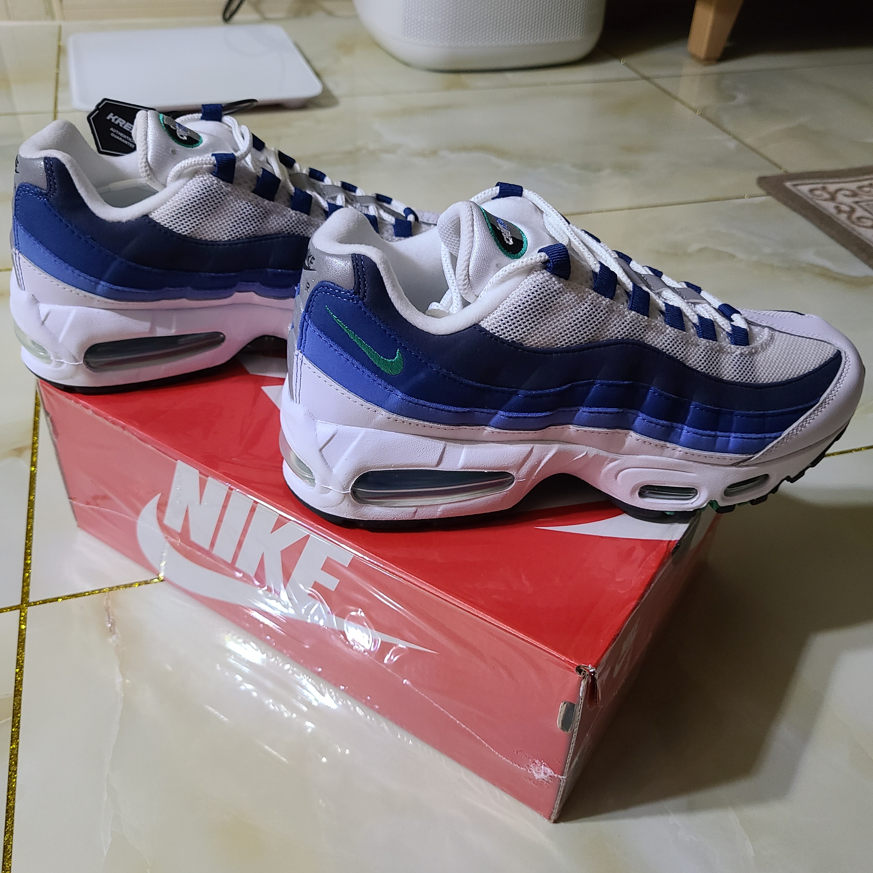 Nike Air Max 95 Big Bubble White Emerald Green 착용 스타일 - 3