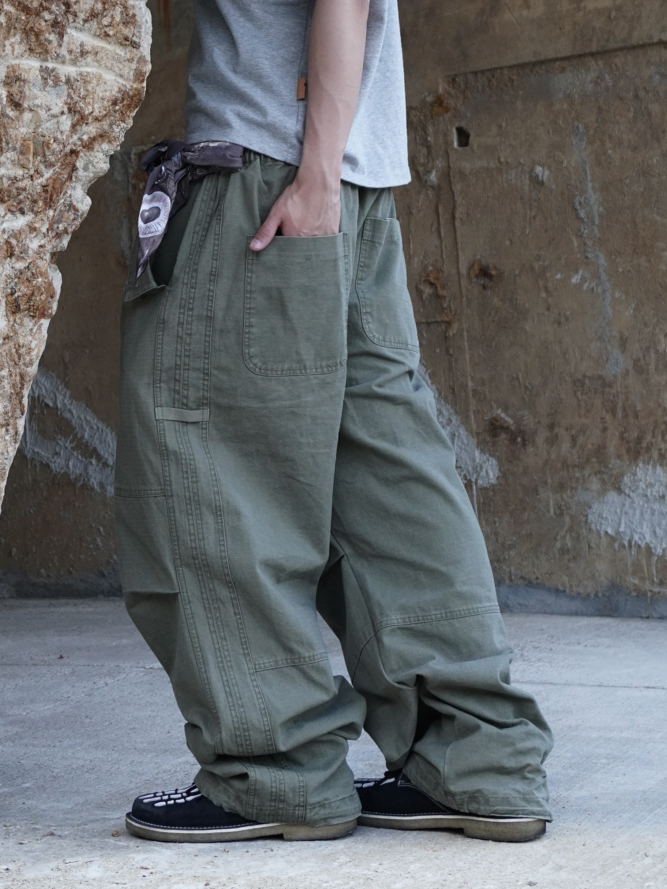noun Washed Panel Pants Olive, noun Easeful Tote Bag Lemon 착용 스타일 - 7