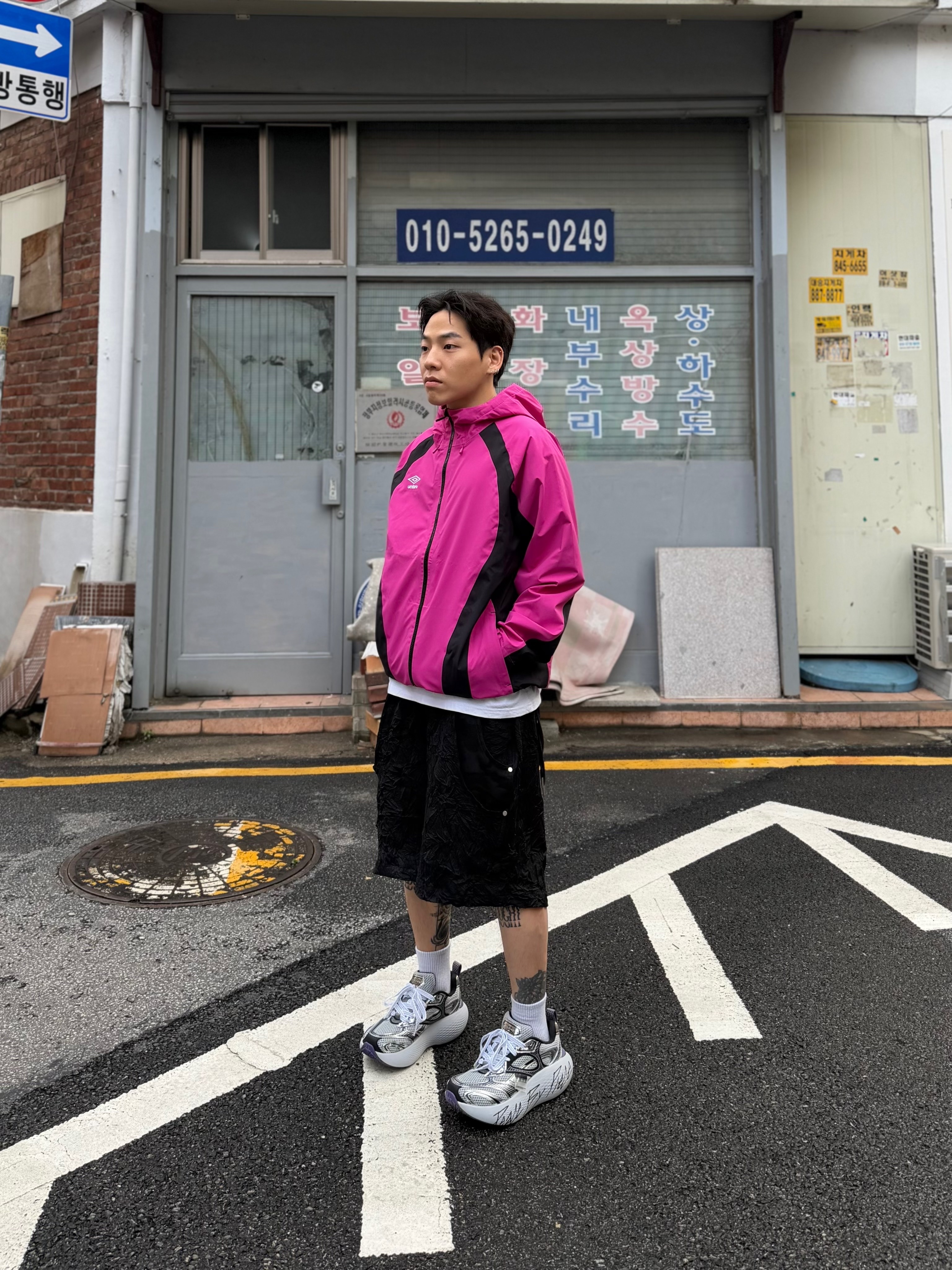 Wapworks Crease Baggy Shorts 착용 스타일 - 3
