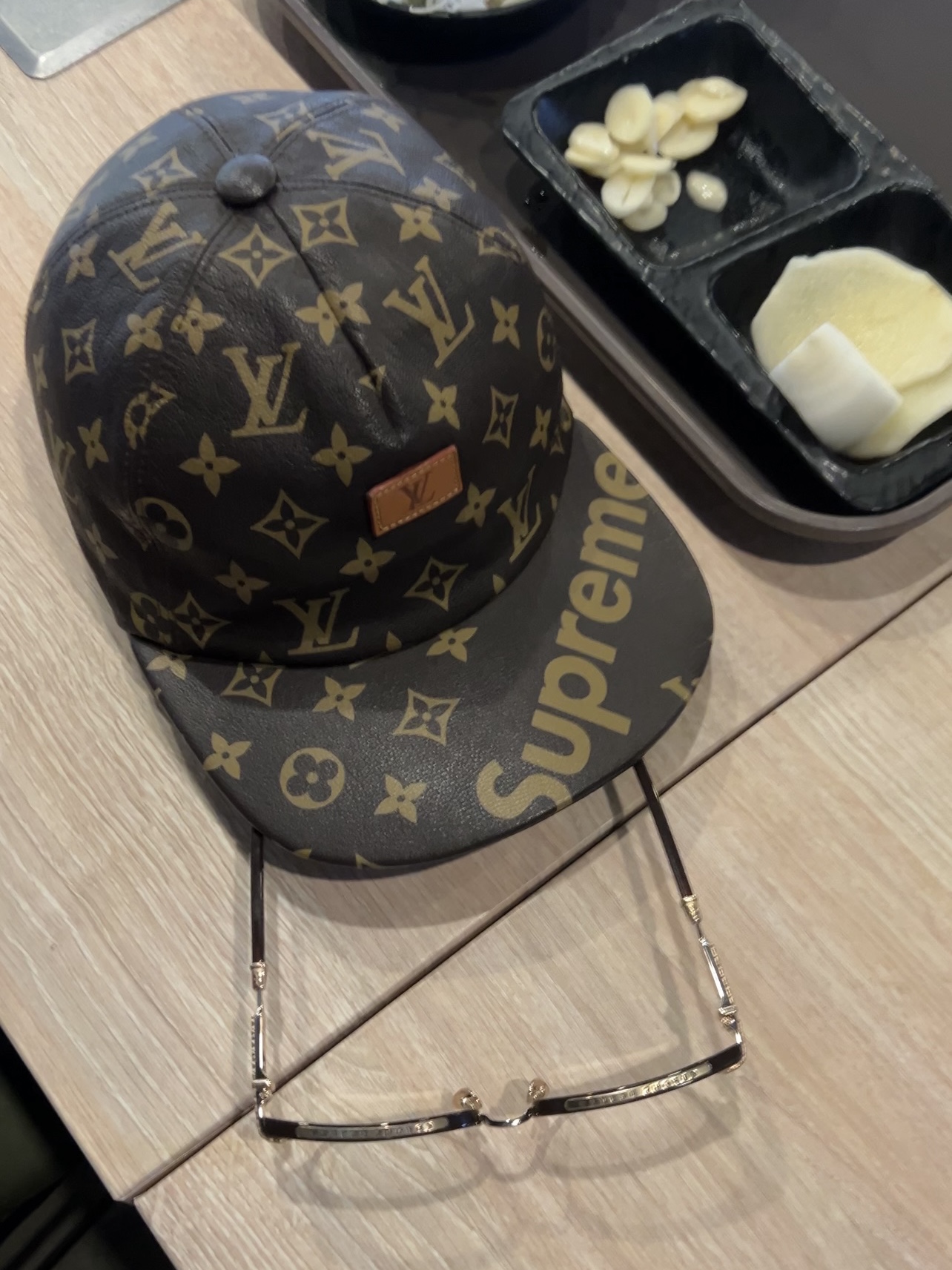 Chrome Hearts Vertical Smile II Classic Brown Gold Plated 착용 스타일 - 2