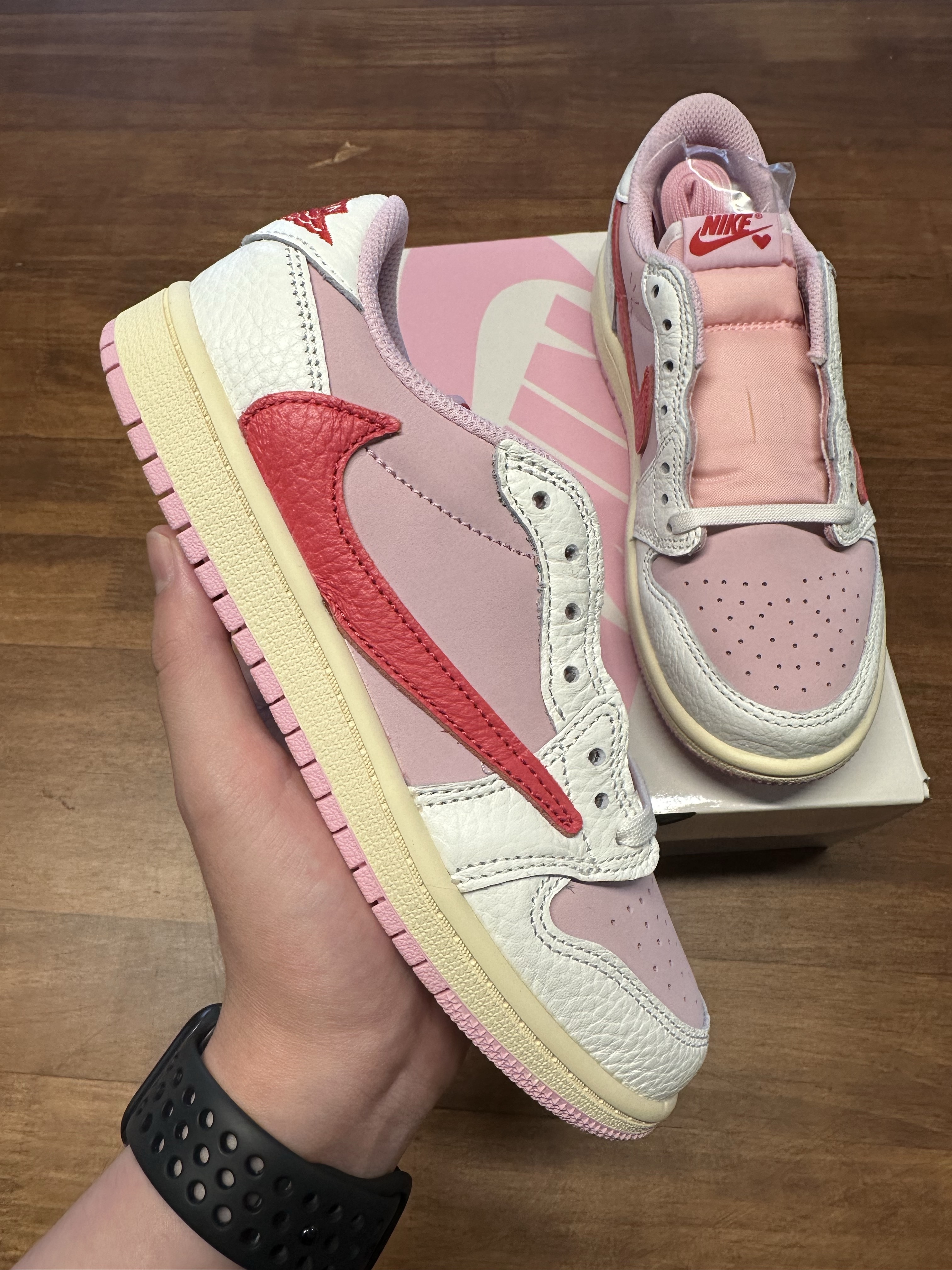 (PS) Jordan 1 x Travis Scott Retro Low OG SP Sail Tropical Pink 착용 스타일