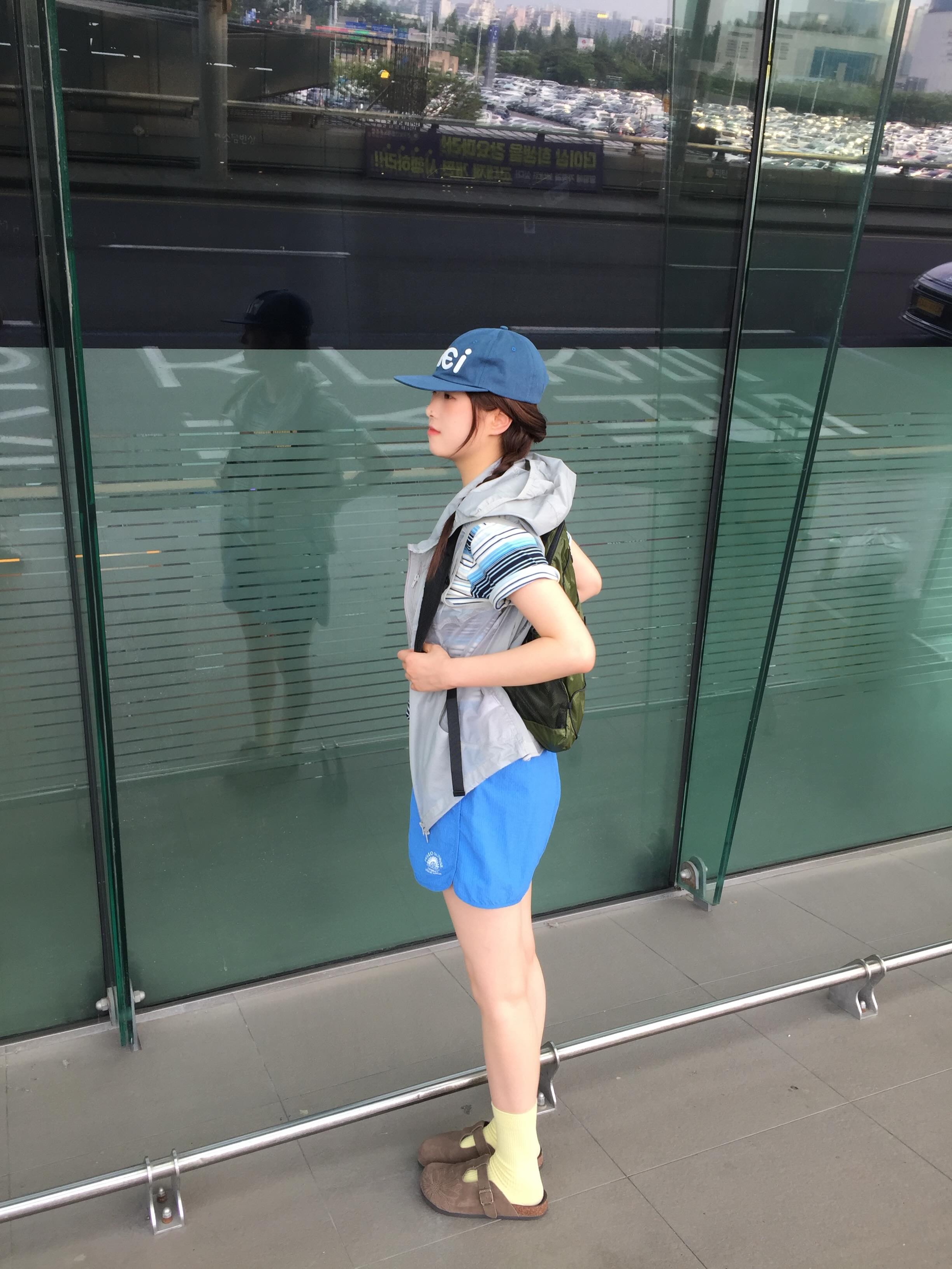 SPORT CHAMBER Light Active Hood Vest LIGHT GRAY 착용 스타일 - 2