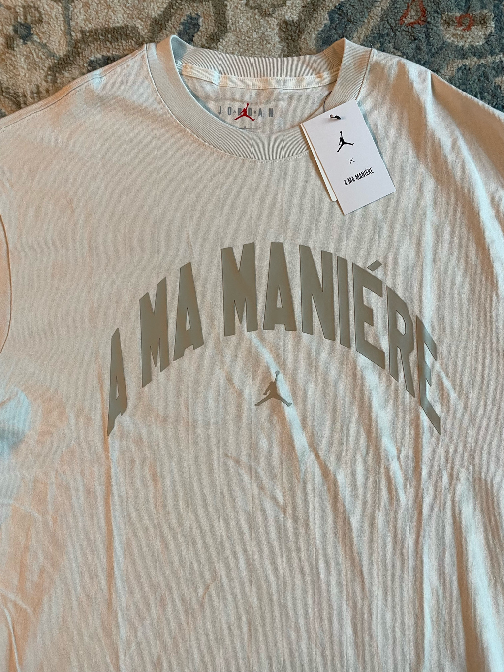 Jordan x A Ma Maniere T-Shirt Phantom (HF0538-030) 착용 스타일 - 3