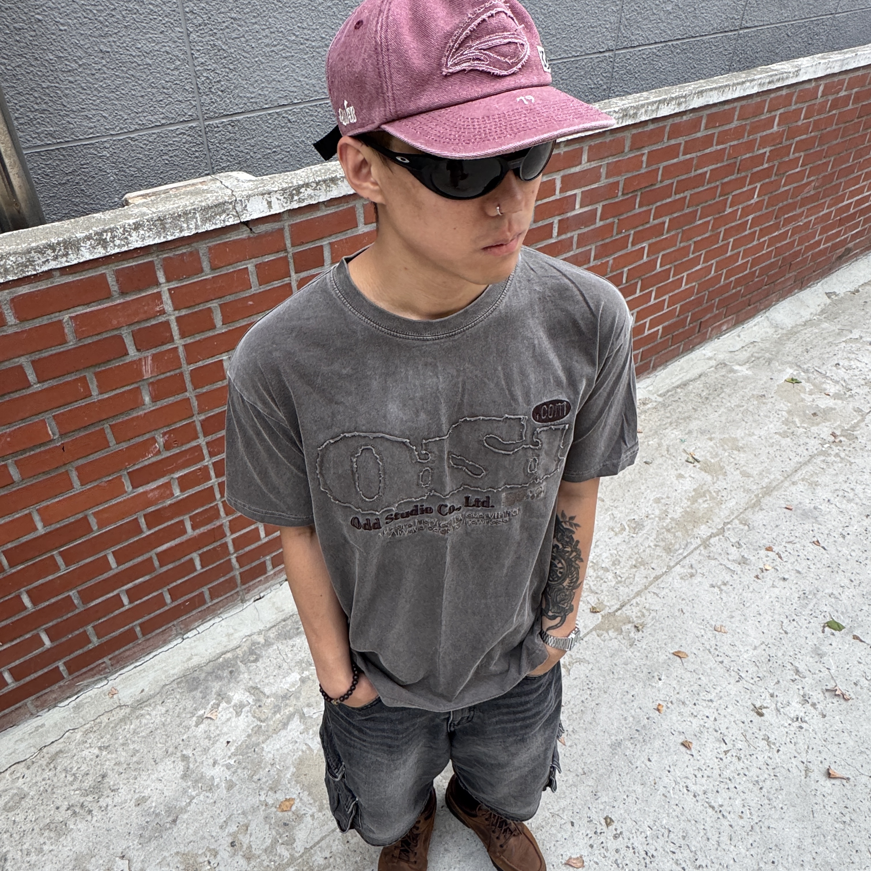 Oakley Eye Jacket Redux Matte Black Frame Prizm Grey Lenses High Bridge Fit, Timberland Heritage Gore-Tex Moc Toe Mid Boots in Full Grain Brown -Wide 착용 스타일 - 1
