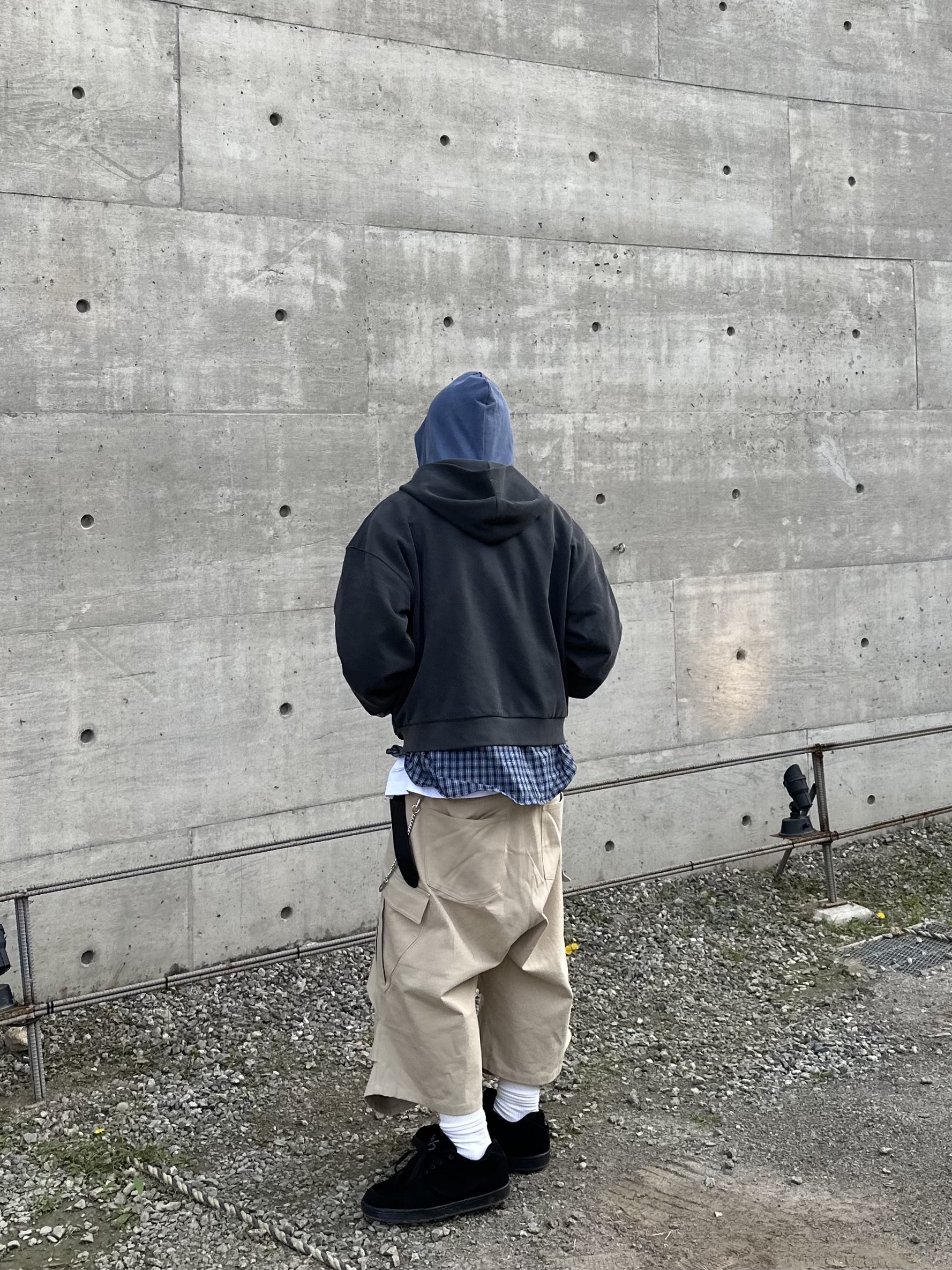 Nonnod Duplex Hooded Zip-Up Chacoal, Nonnod Side Cargo Shorts Beige 착용 스타일 - 2