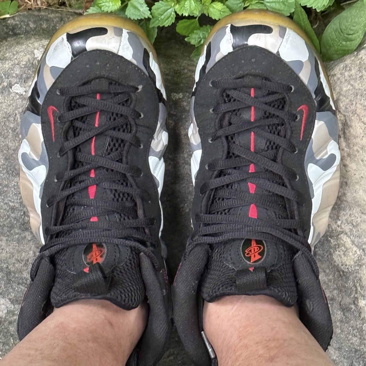 Nike Air Foamposite One Fighter Jet 착용 스타일