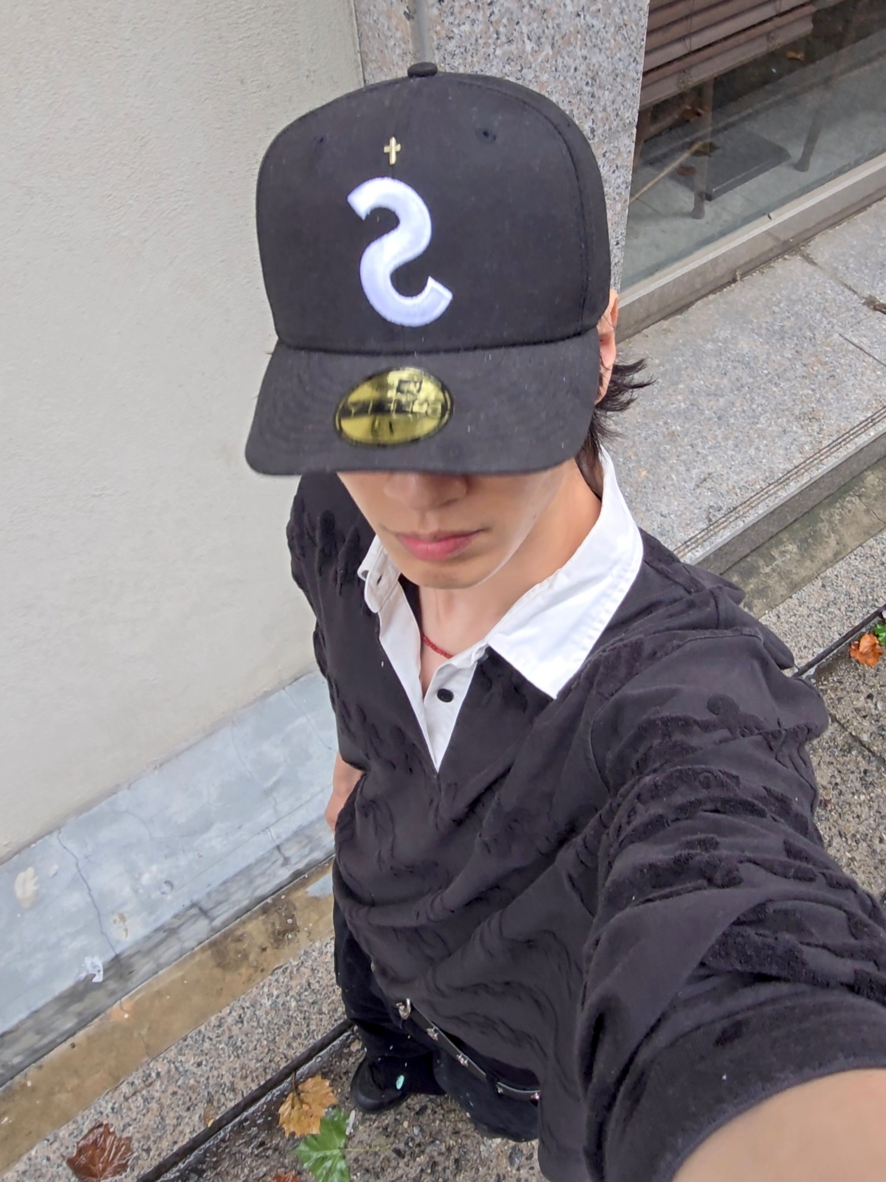 Stussy Royal Suit Dress Belt Black, Supreme Gold Cross S Logo New Era Black - 24SS 착용 스타일 - 1