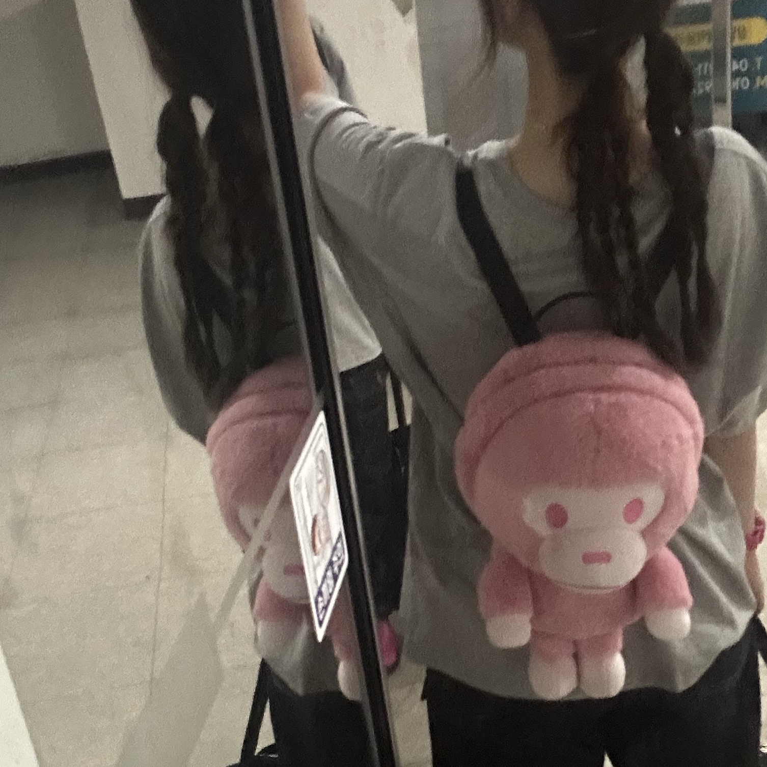 BAPE Baby Milo Plush Doll Backpack Pink 착용 스타일