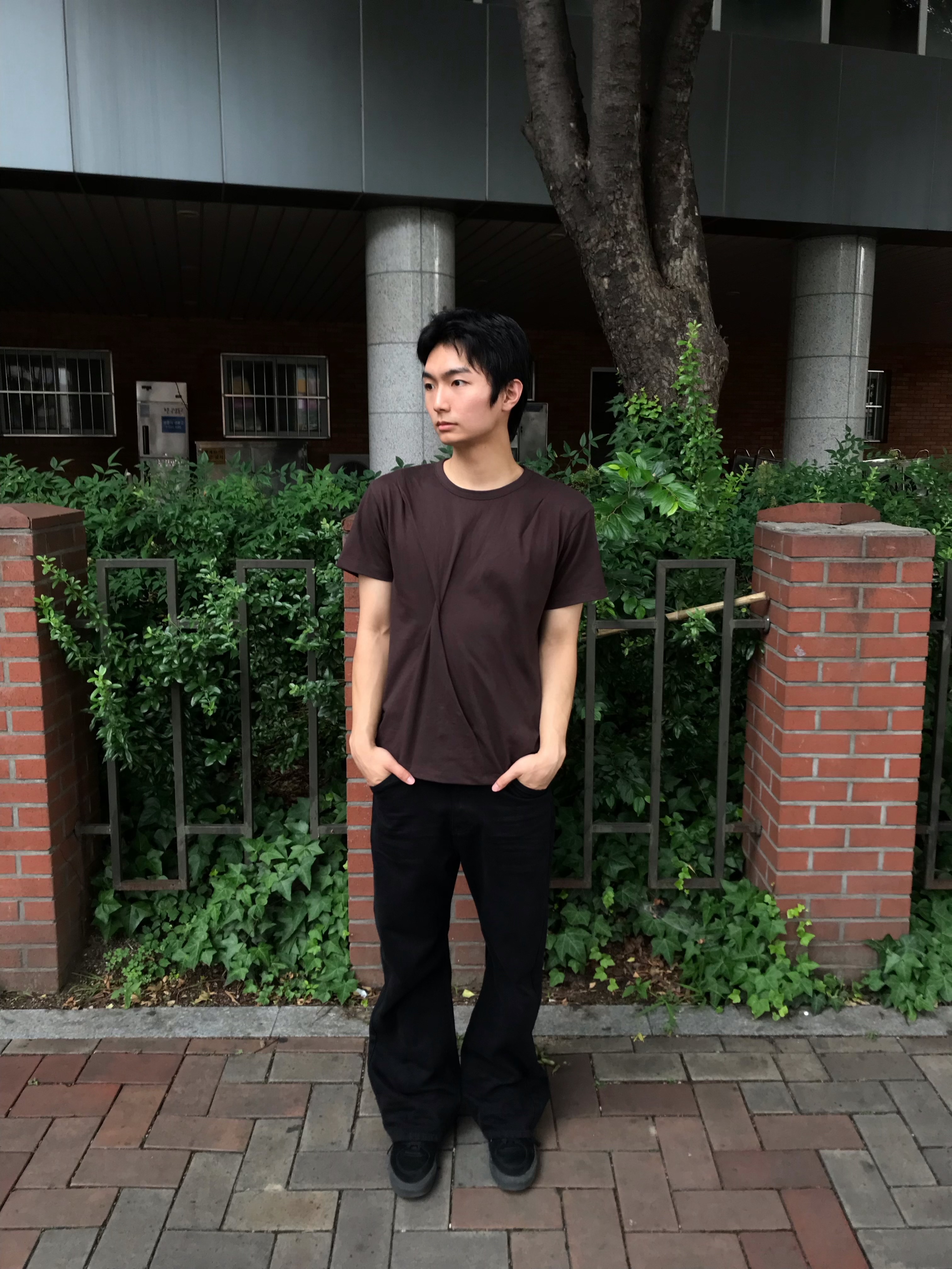 Farfromwhat Far Wrinkled Washed Pants_Black 착용 스타일 - 4