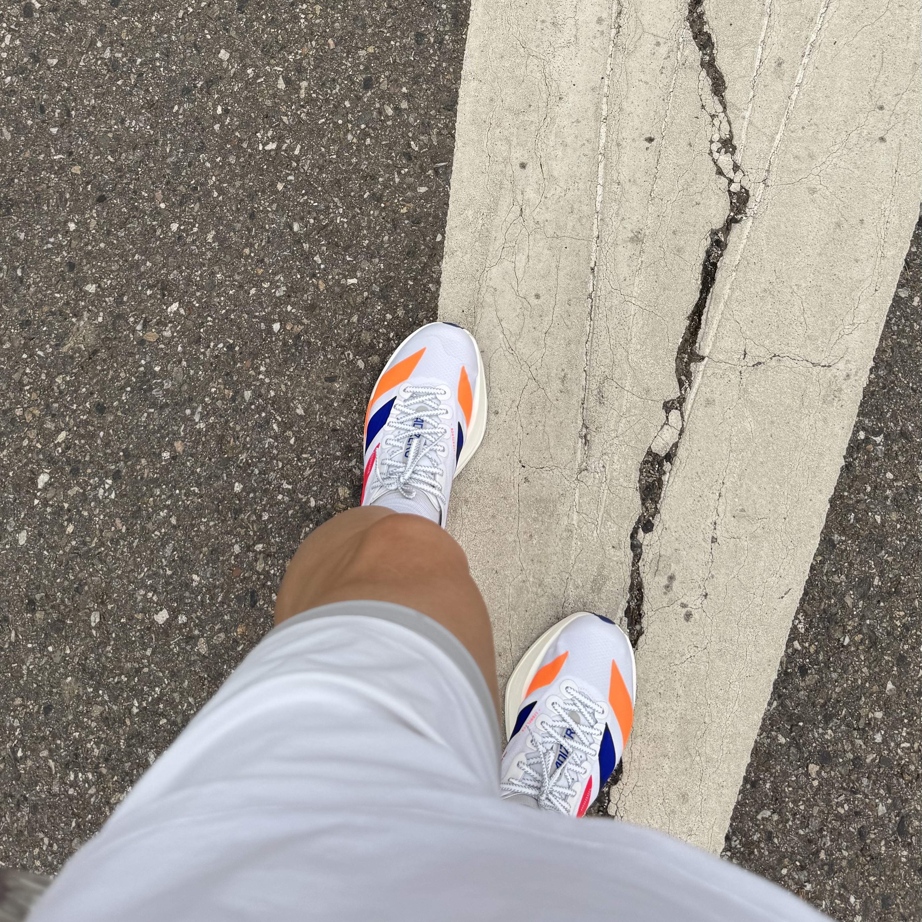 Adidas Seoul Marathon Adizero Adios Pro 4 Cloud White Lucid Red 착용 스타일