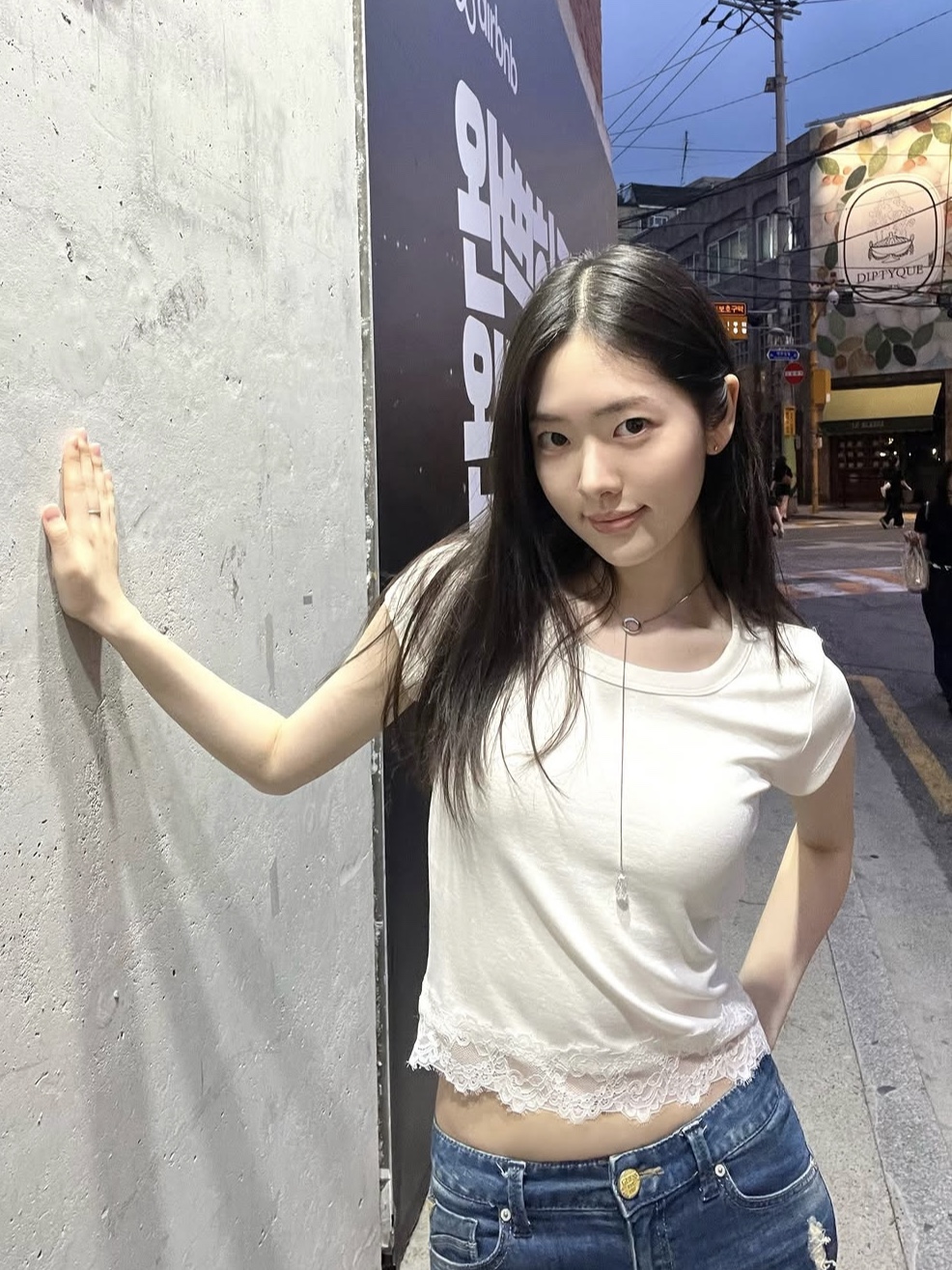 PHOS333 W Slim Fit Lace T-Shirt Ivory 착용 스타일 - 5