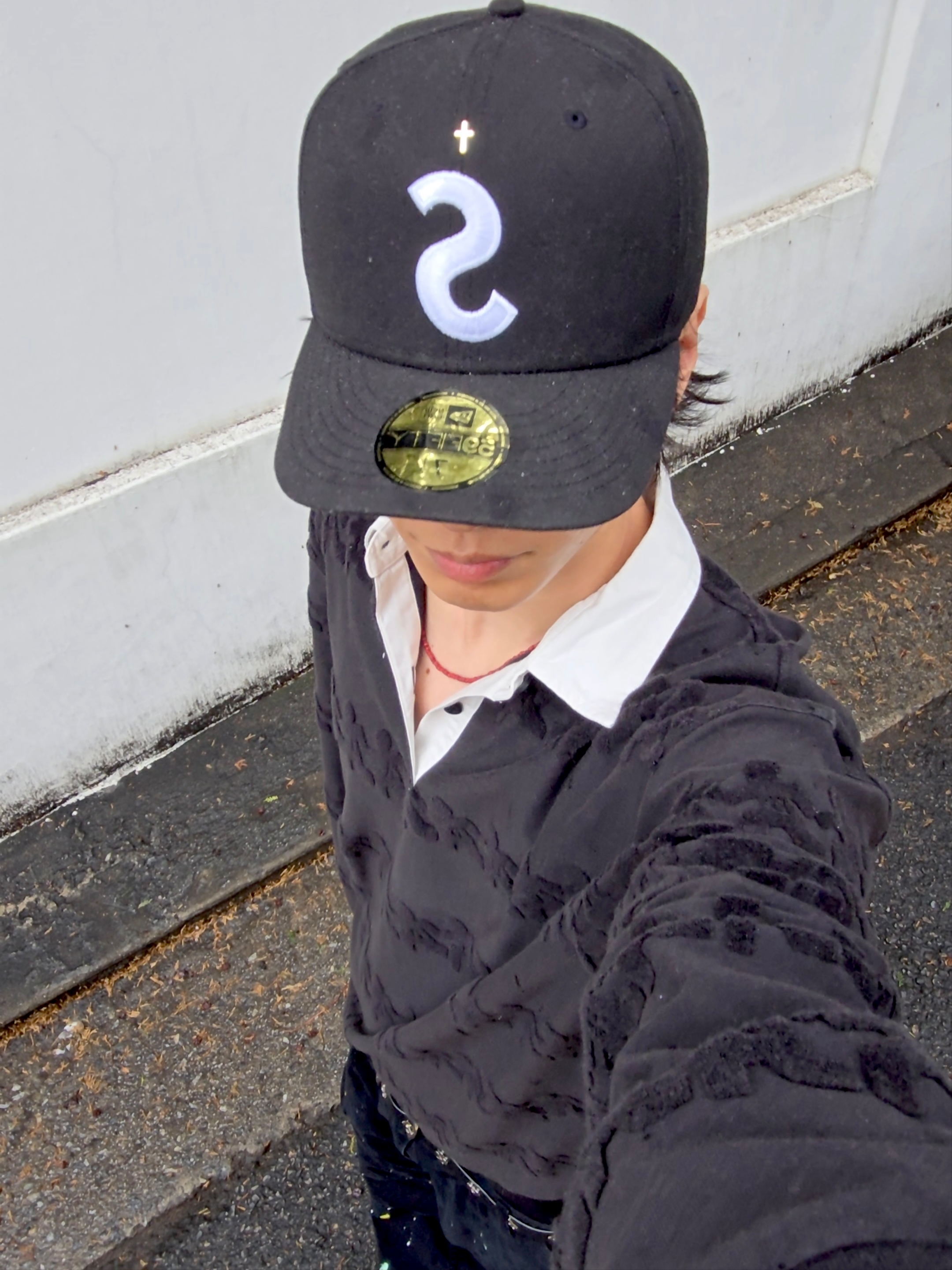 Stussy Royal Suit Dress Belt Black, Supreme Gold Cross S Logo New Era Black - 24SS 착용 스타일 - 2
