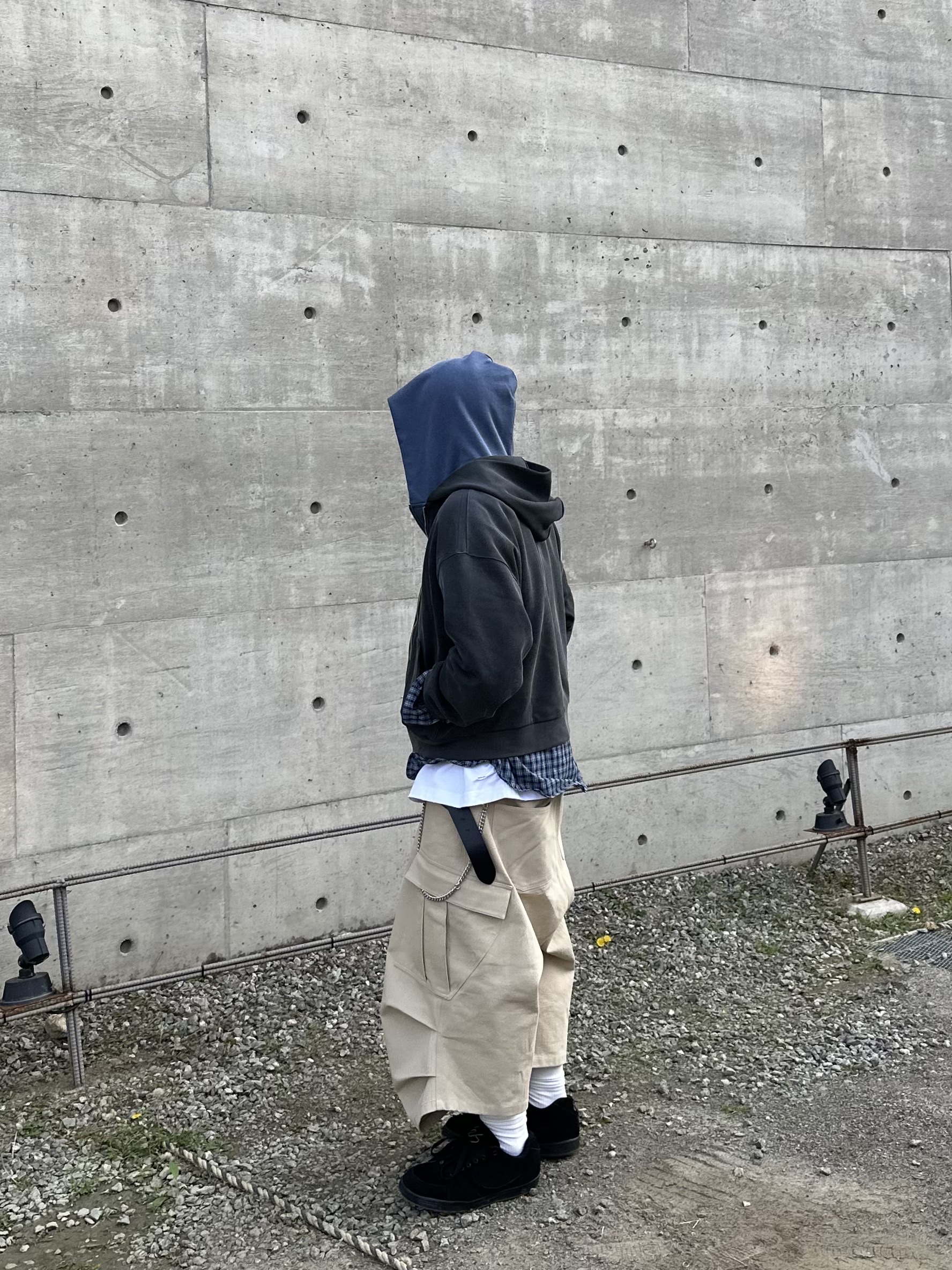 Nonnod Duplex Hooded Zip-Up Chacoal, Nonnod Side Cargo Shorts Beige 착용 스타일 - 3