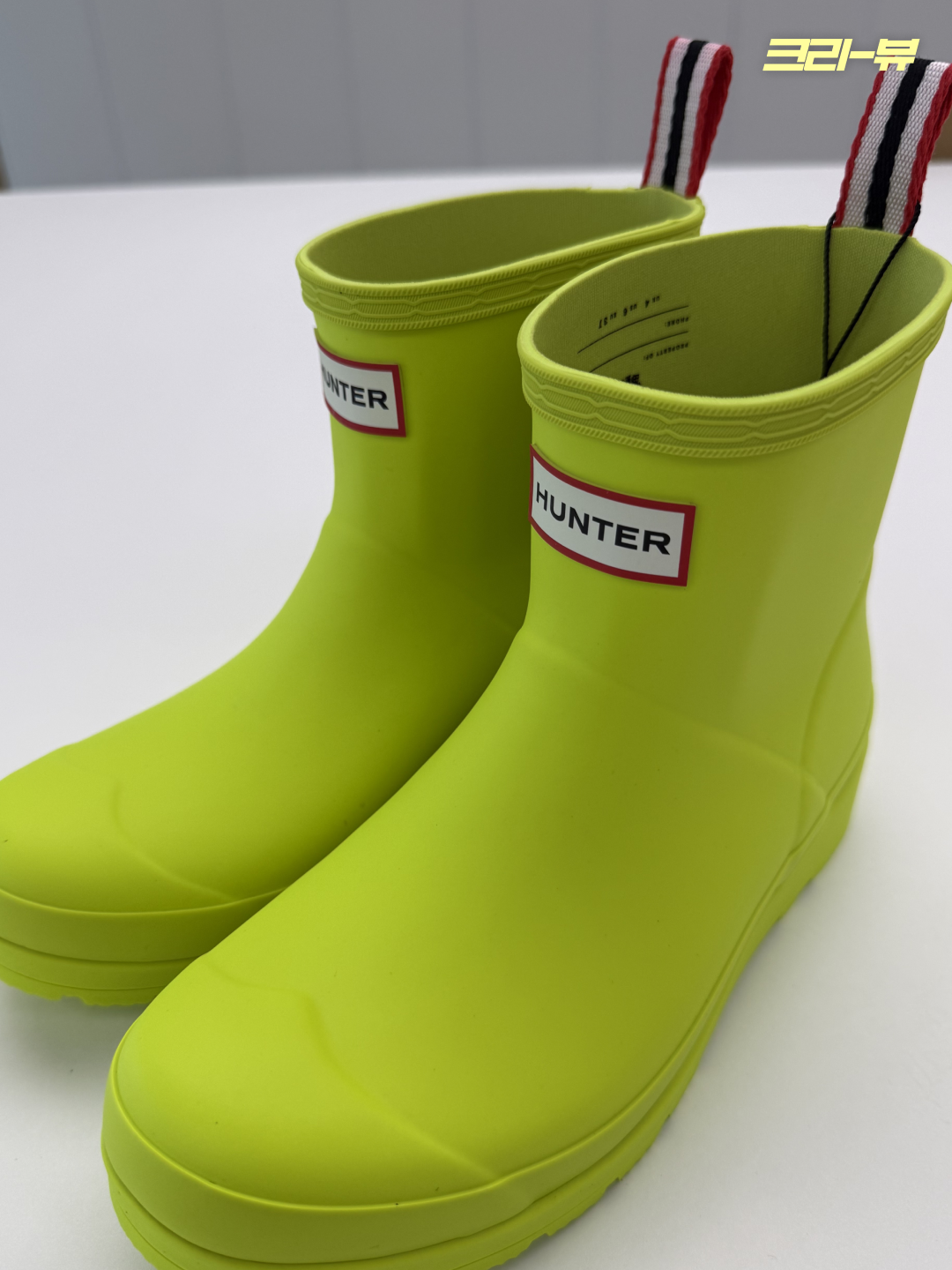 (W) Hunter Play Short Wellington Boots Acid Green 착용 스타일 - 2