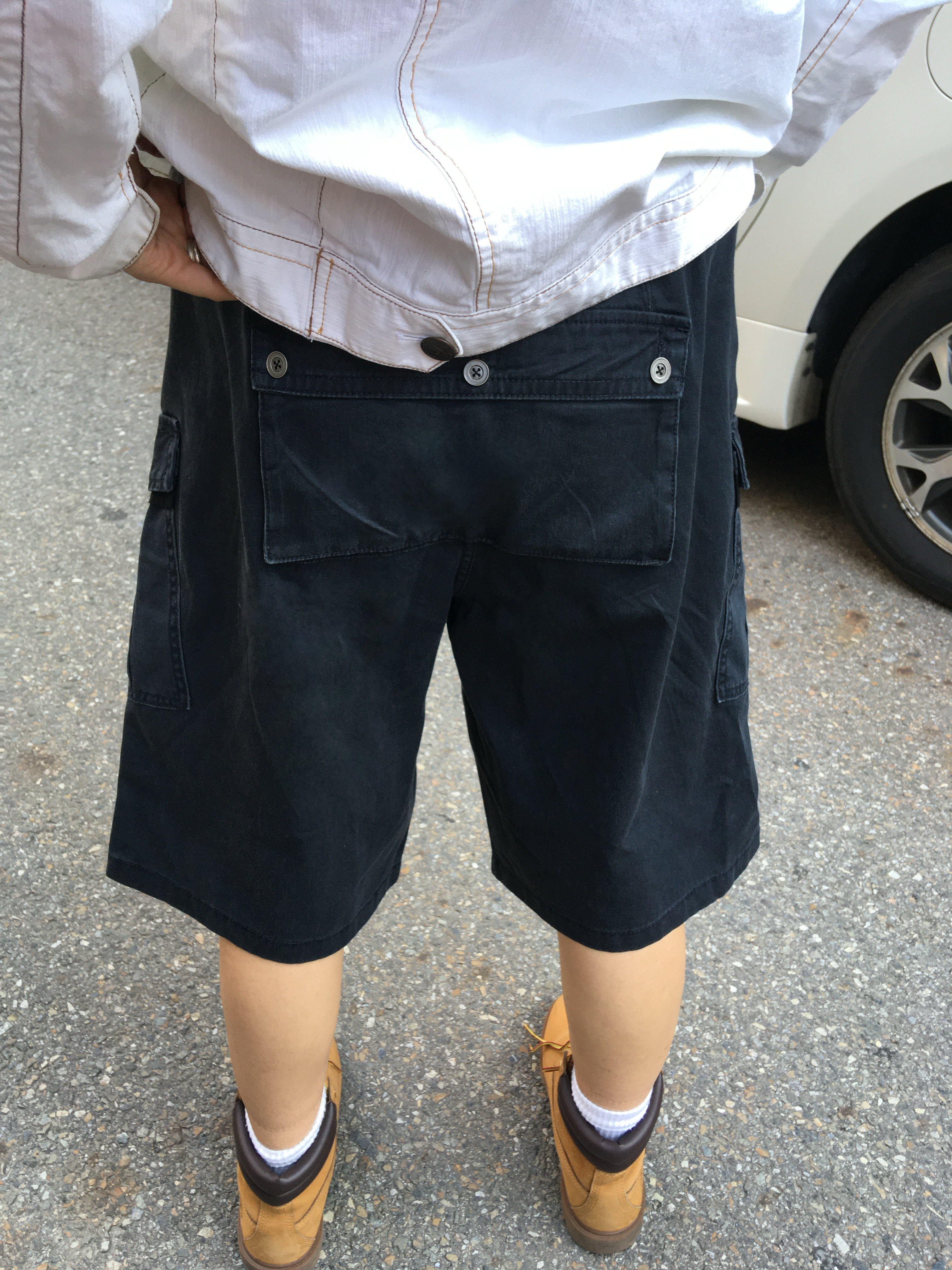 CHOWOO Monkey Pockets Cargo Shorts Washed Navy 착용 스타일 - 3