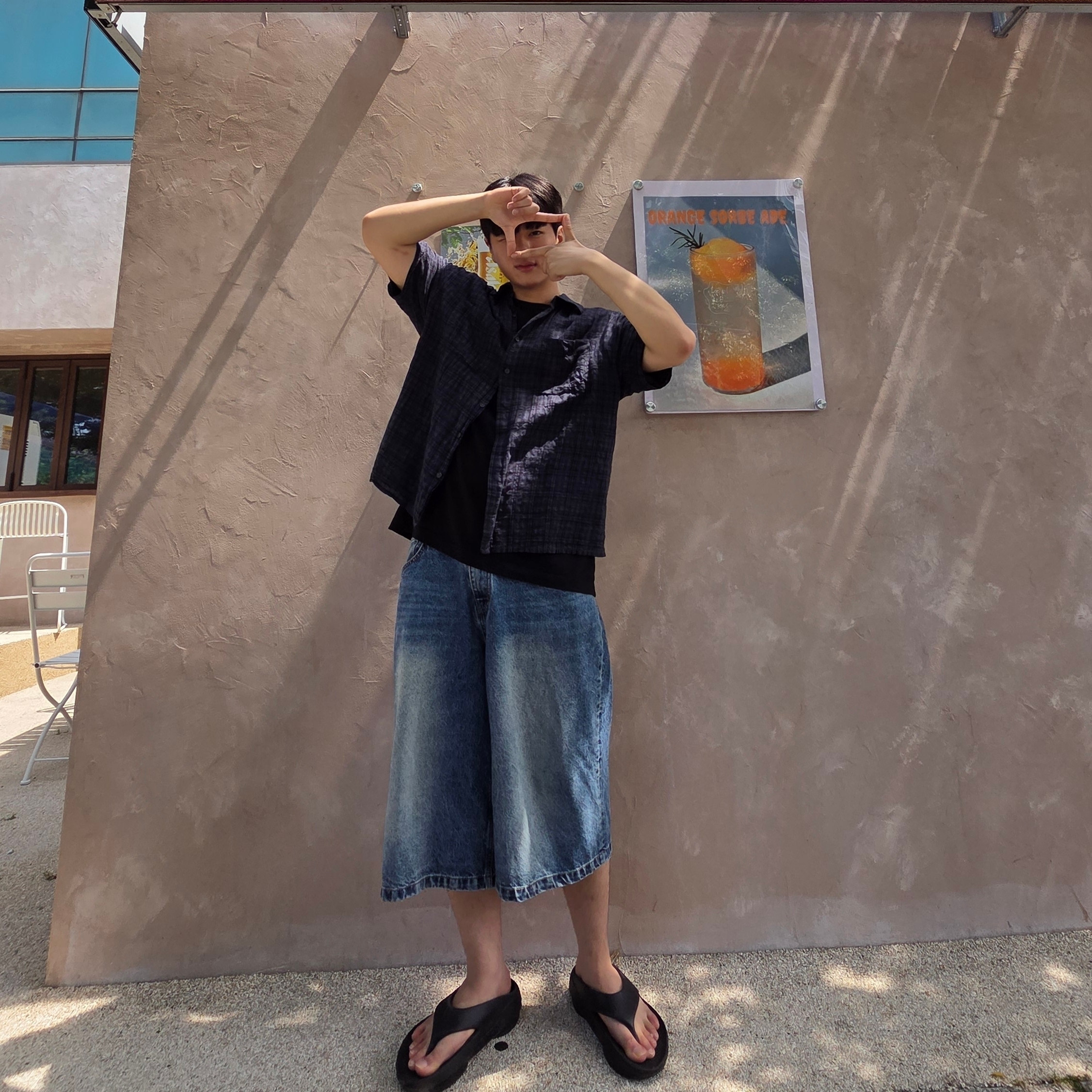[10% 적립] OOFOS OOriginal + Black Unisex Flip-Flops 착용 스타일 - 1