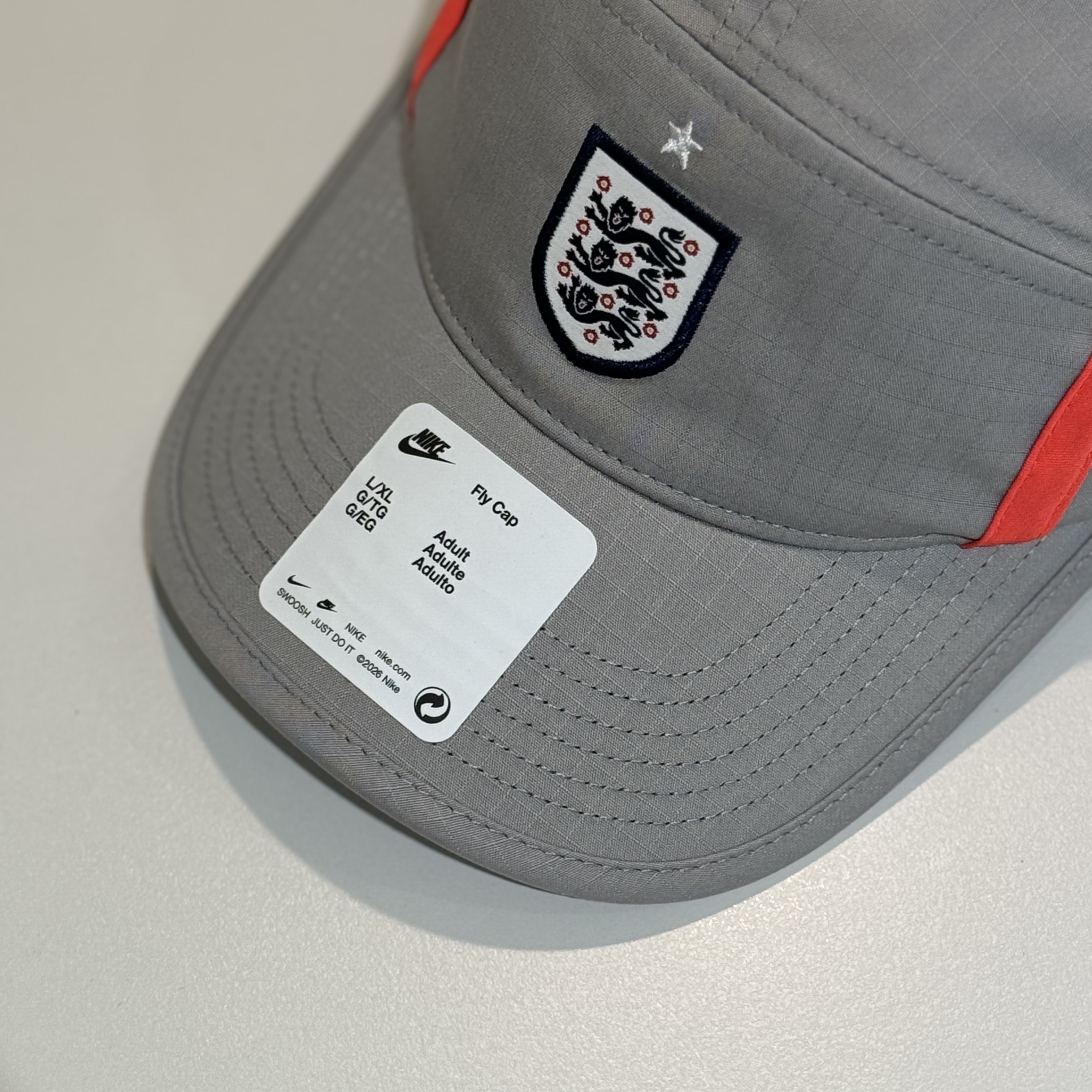 Palace x Nike England Fly Cap Pewter Grey Cool Grey 착용 스타일 - 1