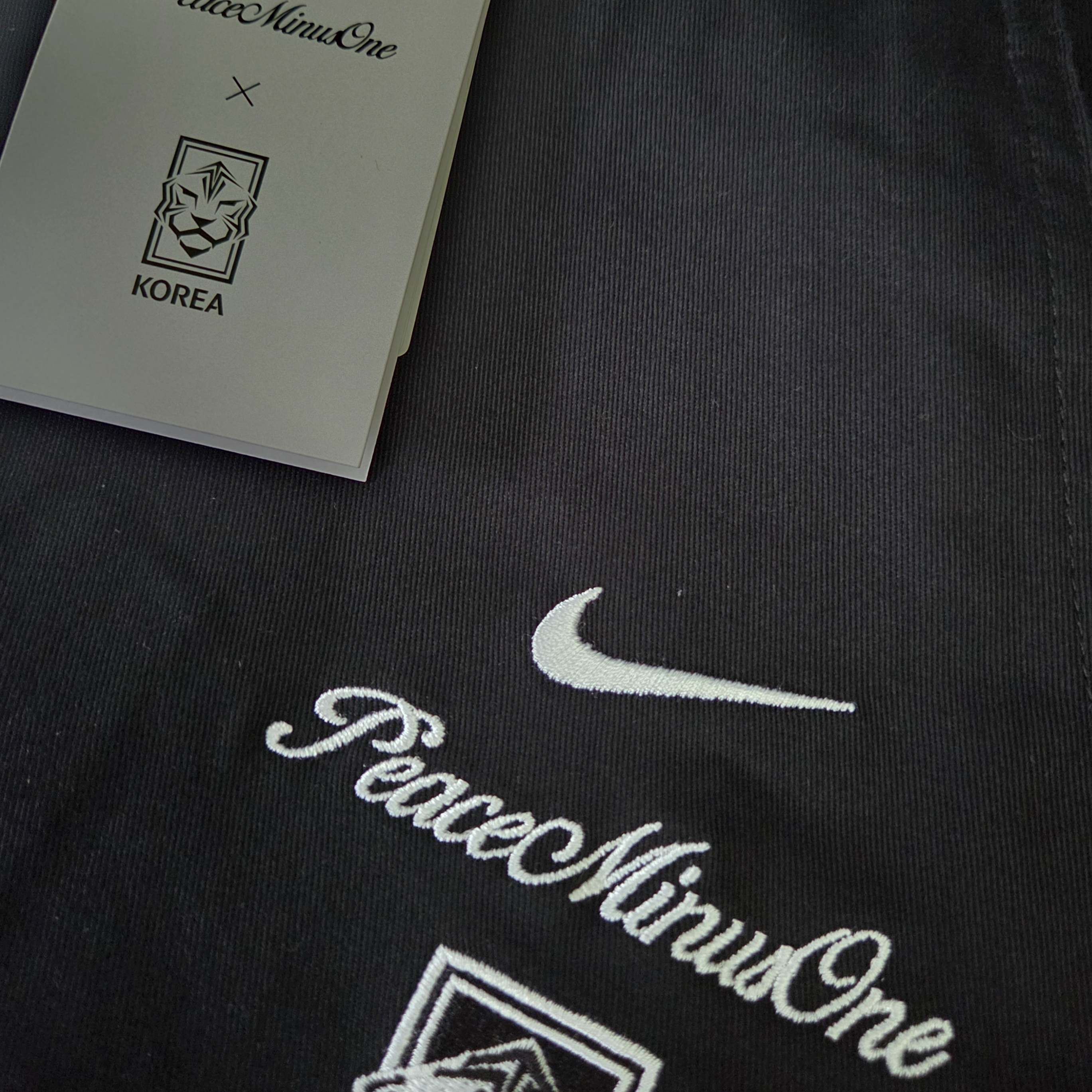 Nike x Peaceminusone Korea Chino Pants Black (IM3222-010) 착용 스타일 - 2