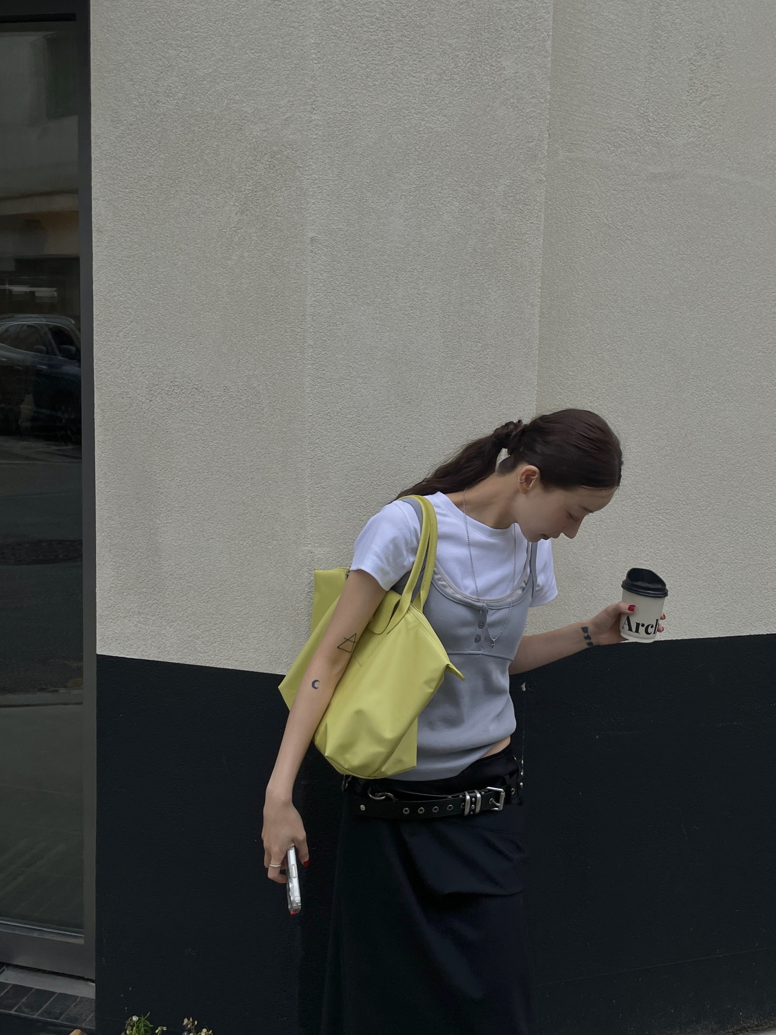 Longchamp Le Pliage One L Handbag Lime, Prada Touch Cream to Powder Color P72 Dahlia 착용 스타일 - 9