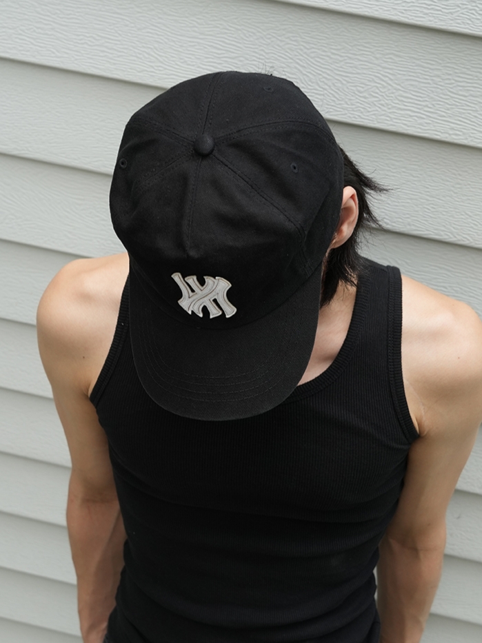 Farfromwhat Far Patch Logo Cap Black 착용 스타일