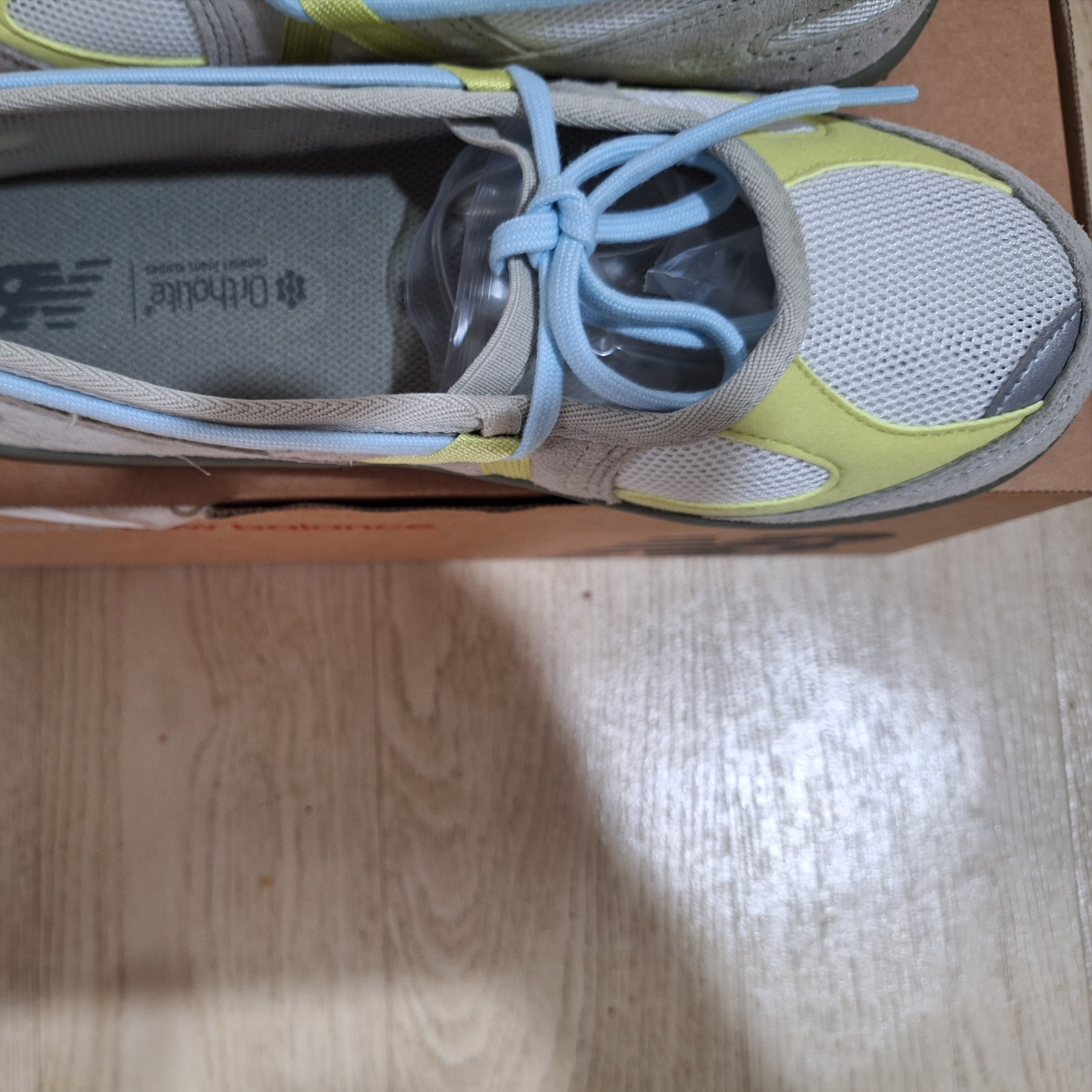 (W) New Balance x Sunlove Flat Breeze SD2601 Light Gray 착용 스타일 - 2