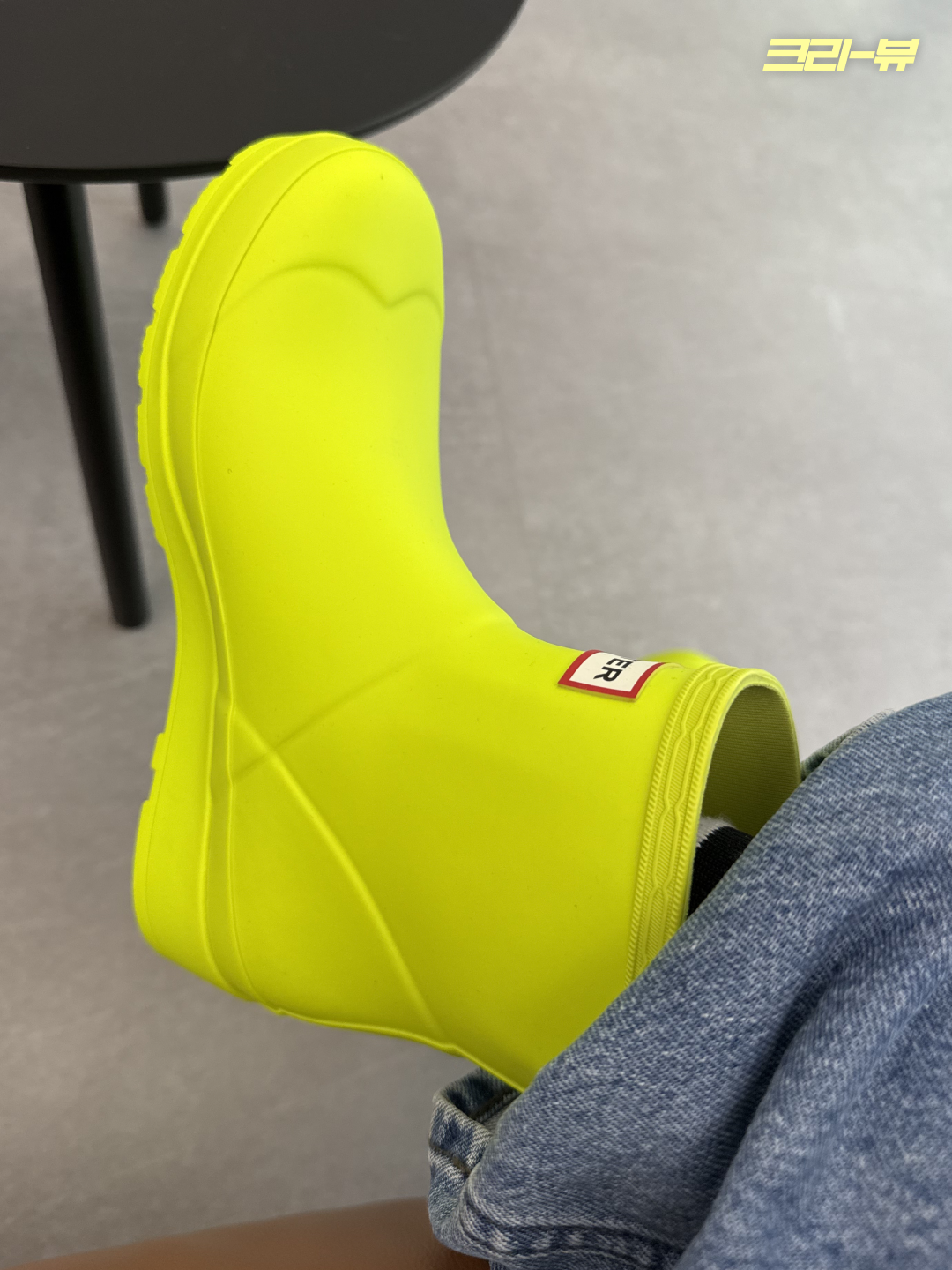 (W) Hunter Play Short Wellington Boots Acid Green 착용 스타일 - 3