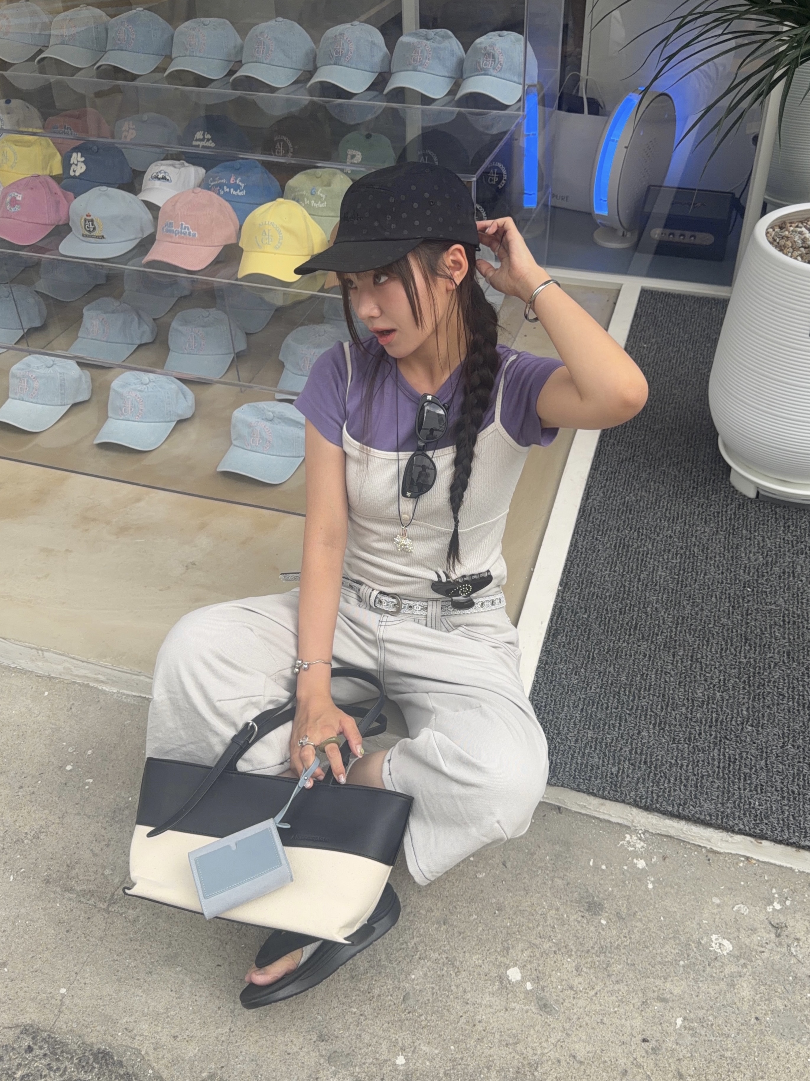 Allincomplete Flicker Dot Camp Cap Black, Allincomplete Bella Leather Canvas Bag 착용 스타일 - 1