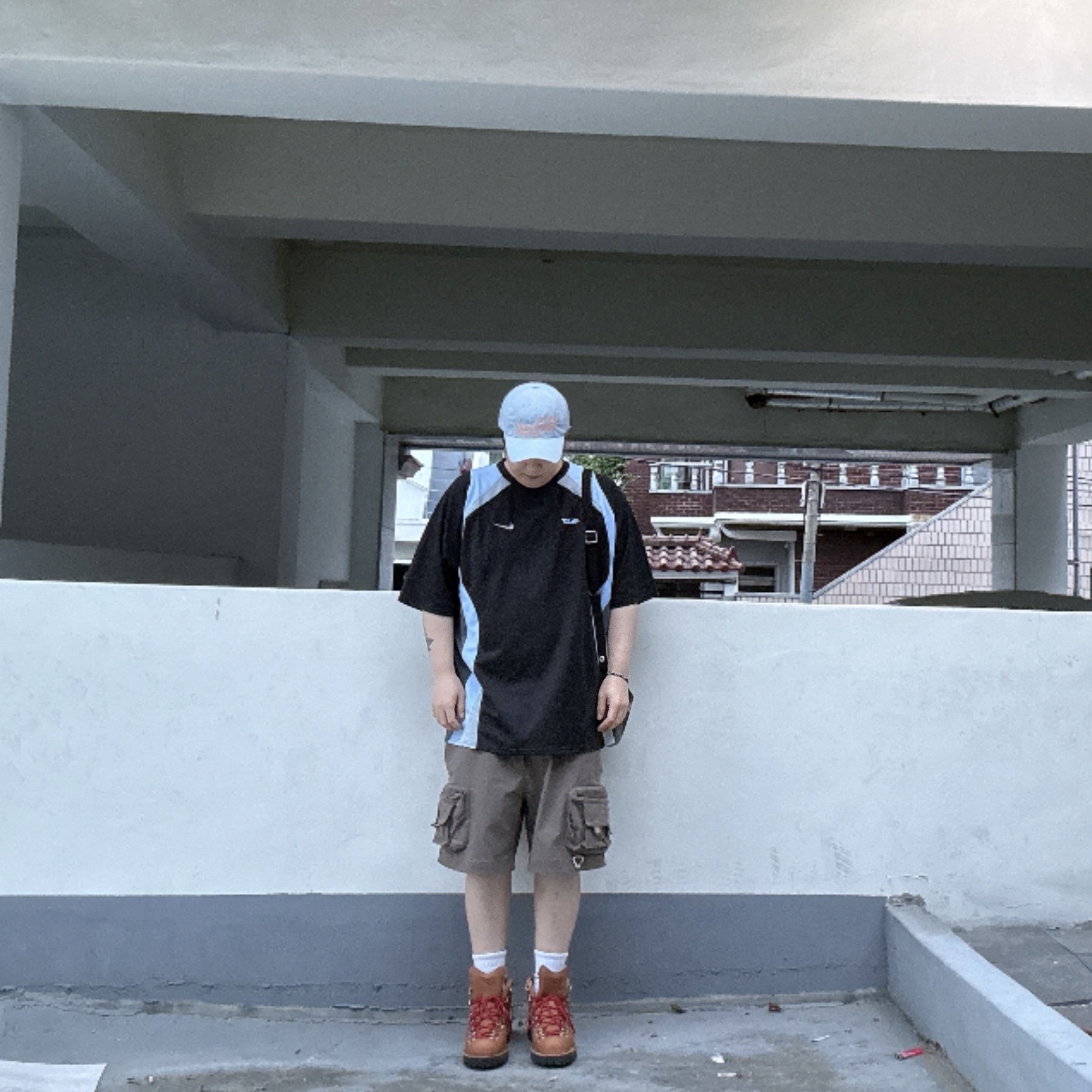 Palace x Nike Jersey Black - 26SS, Nike ACG Cargo Shorts Ironstone - Asia 착용 스타일 - 2