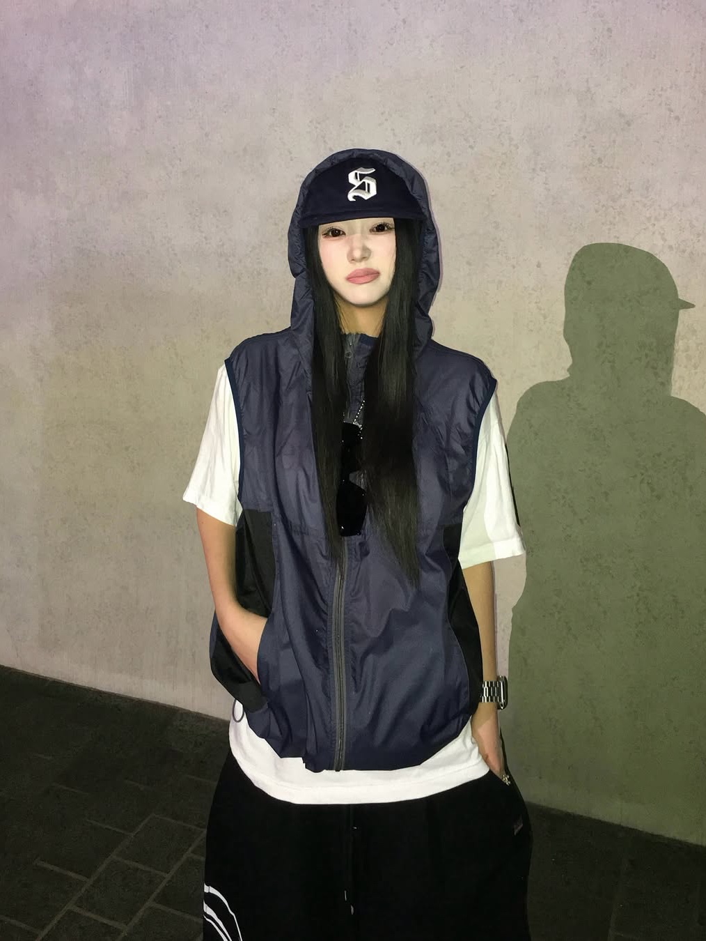 SPORT CHAMBER Light Active Hood Vest NAVY 착용 스타일 - 1