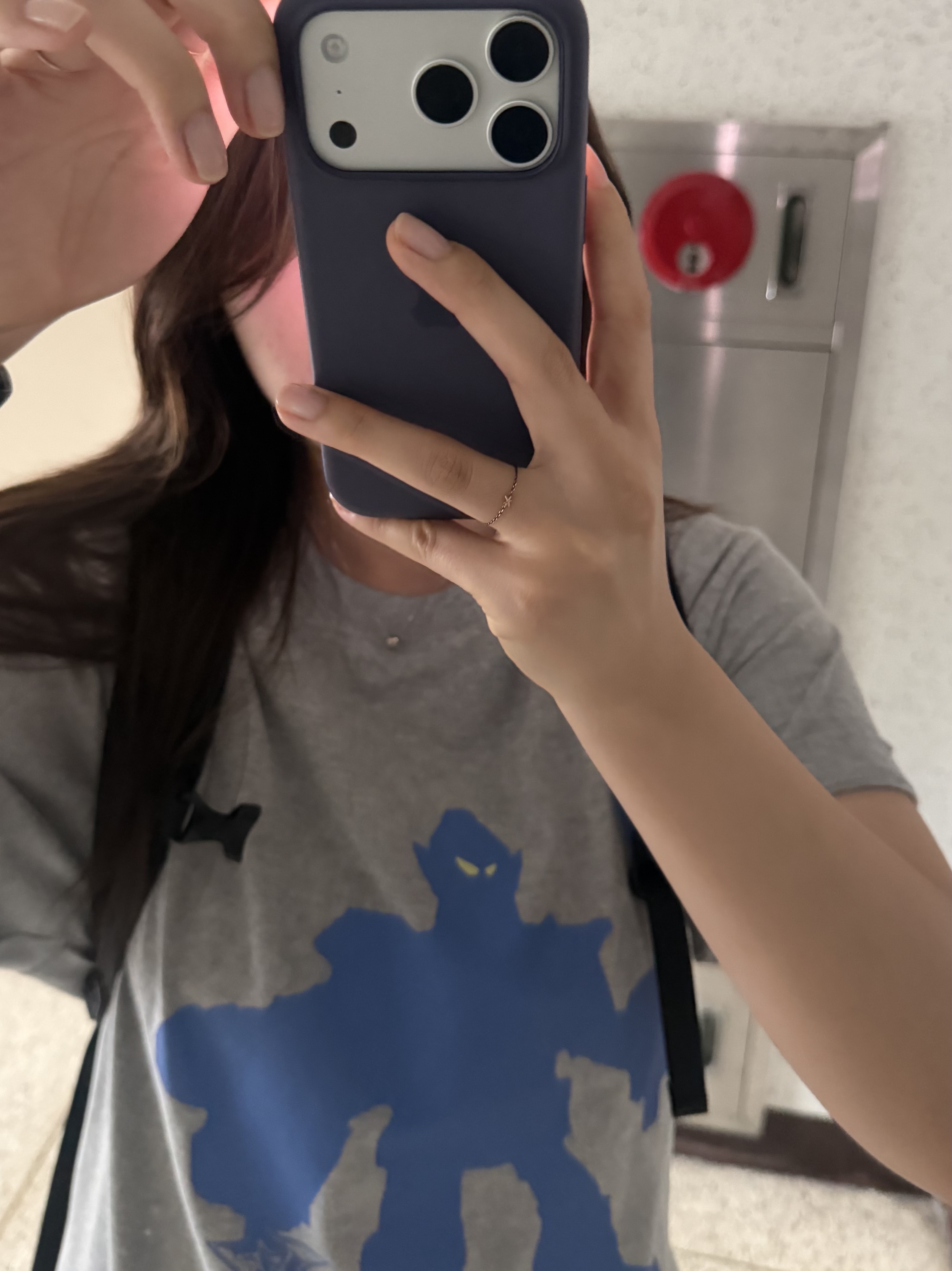 [더블적립]YESEYESEE Y.E.S Plamodel Tee Grey 착용 스타일 - 1