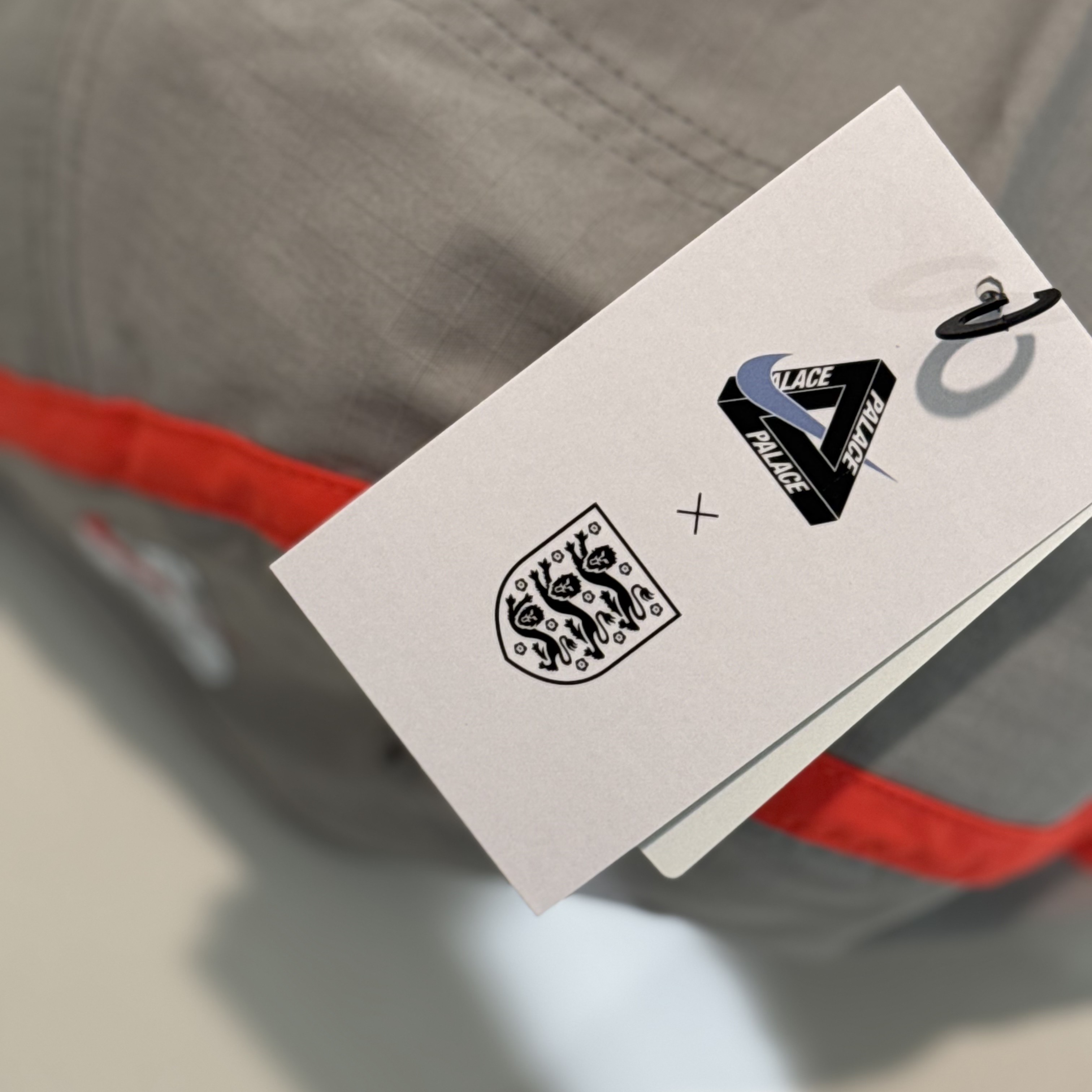 Palace x Nike England Fly Cap Pewter Grey Cool Grey 착용 스타일 - 3