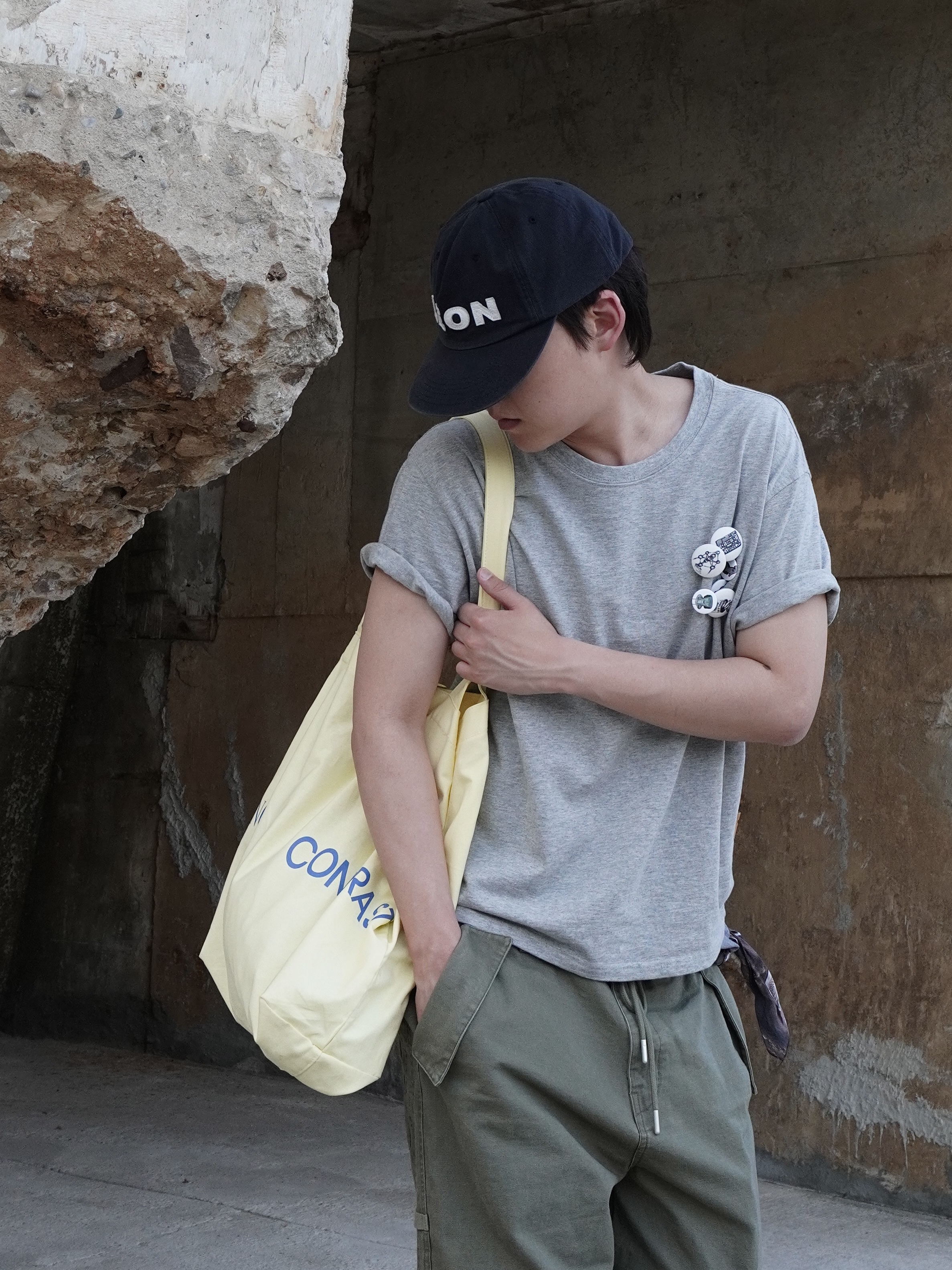 noun Washed Panel Pants Olive, noun Easeful Tote Bag Lemon 착용 스타일 - 8