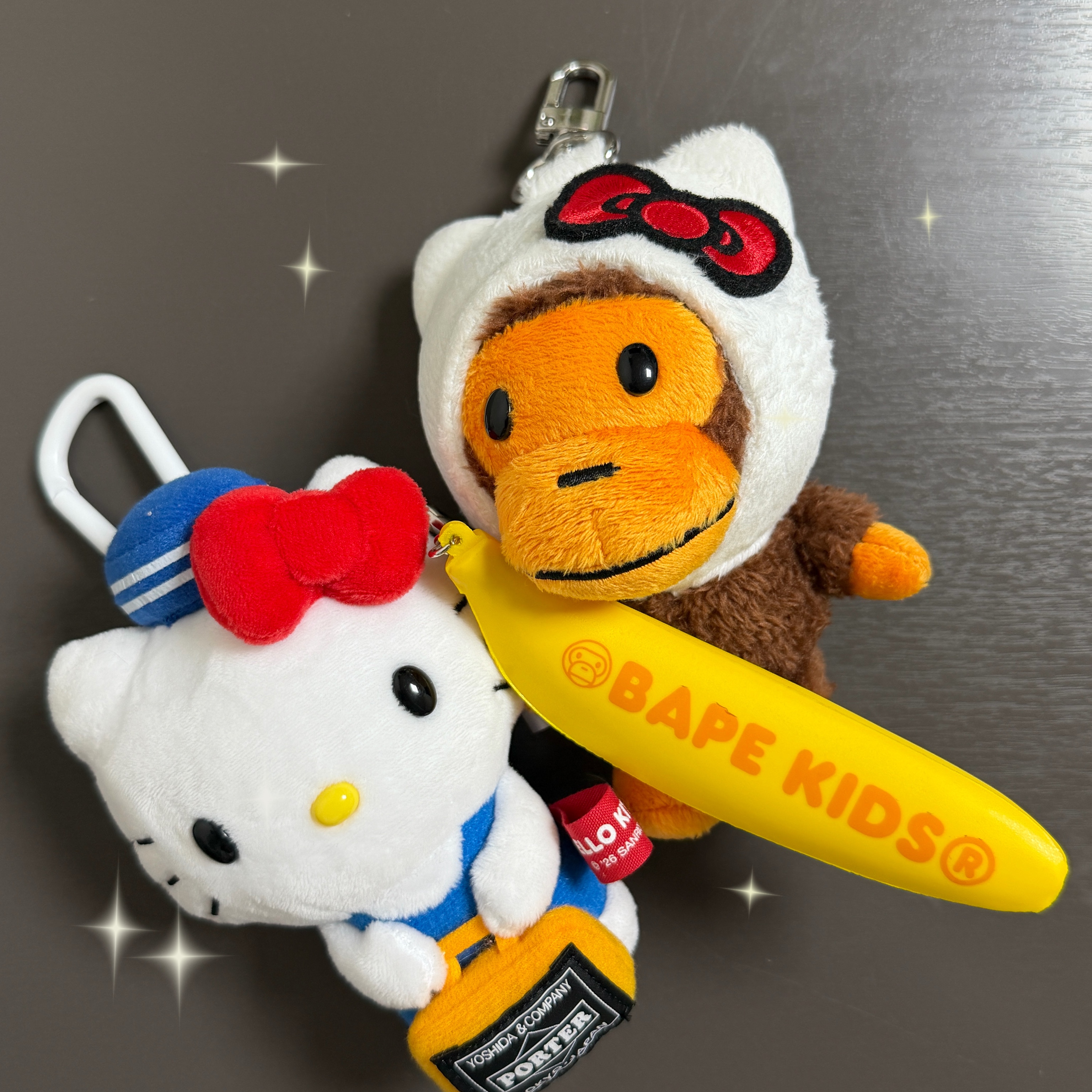 Porter x Hello Kitty Soft Toy 착용 스타일