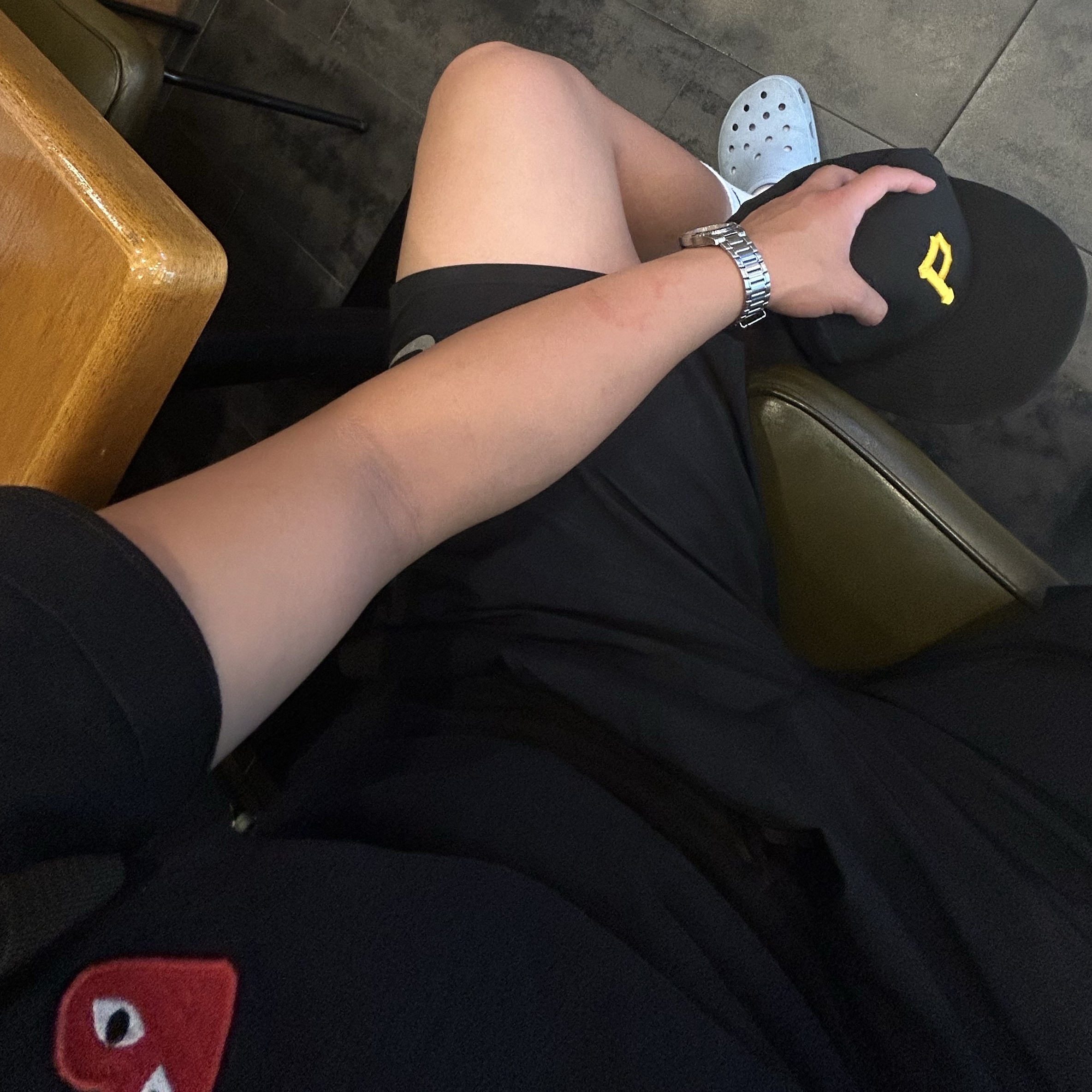 Casio MTP-1183A-7A, Play Comme des Garcons Red Heart T-Shirt Black 착용 스타일